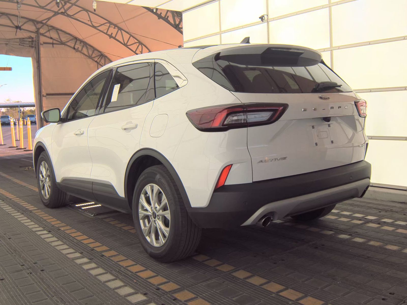 FORD ESCAPE - 9
