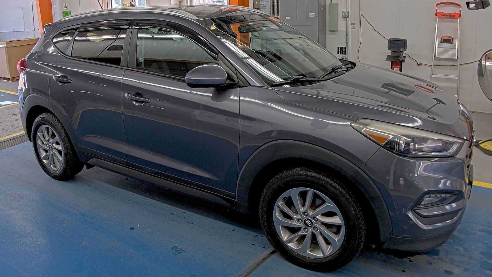 HYUNDAI TUCSON - 4