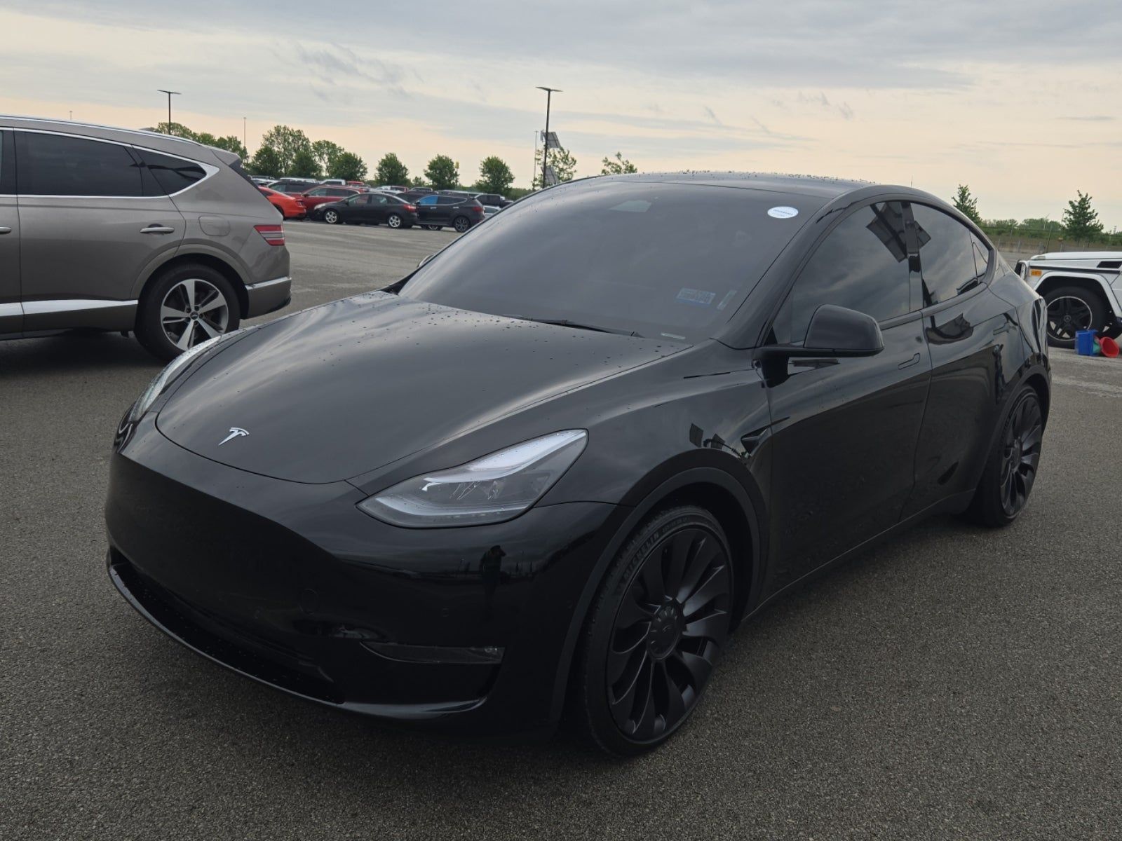 TESLA MODEL Y - 1