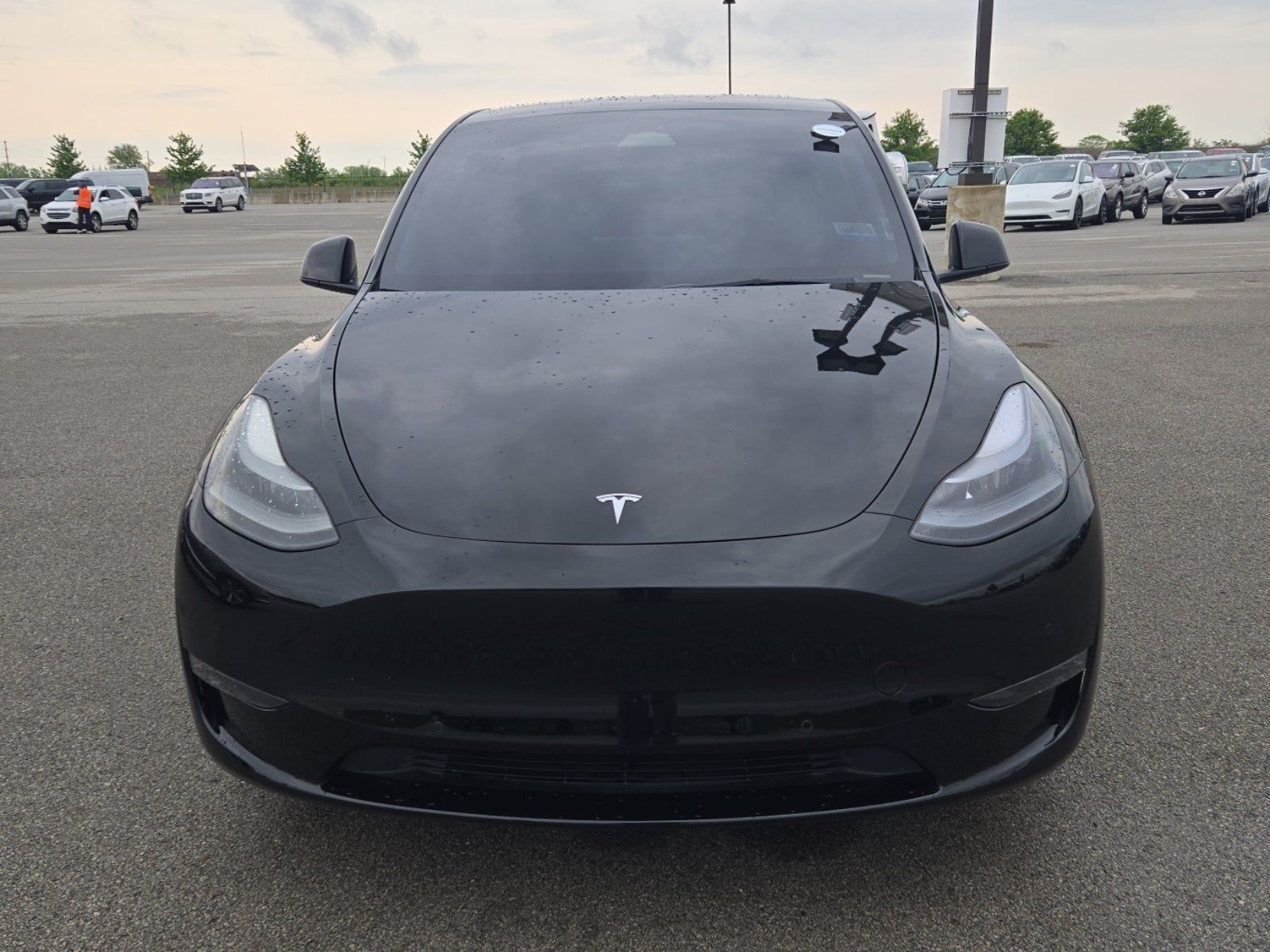 TESLA MODEL Y - 8