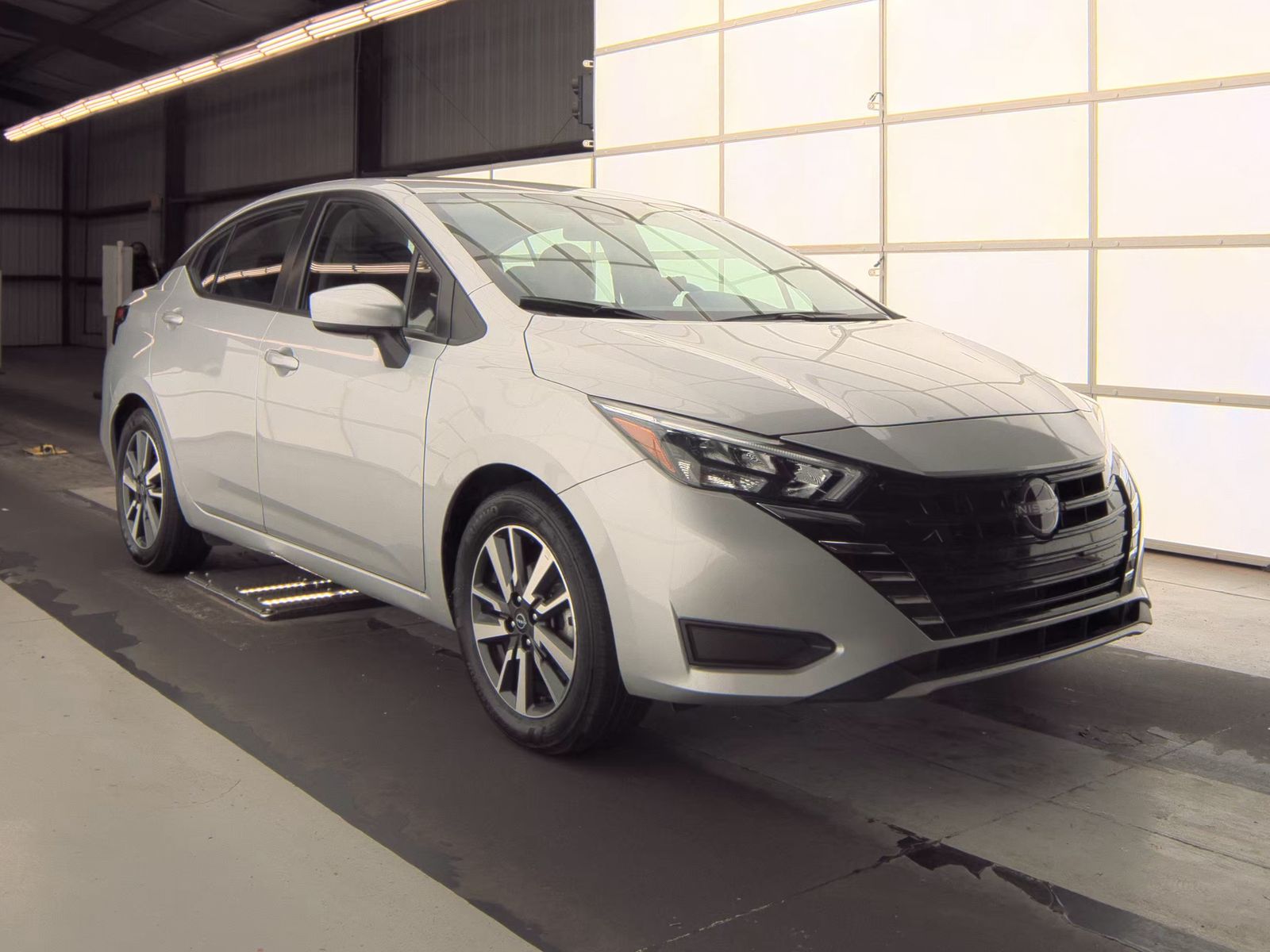 NISSAN VERSA - 5