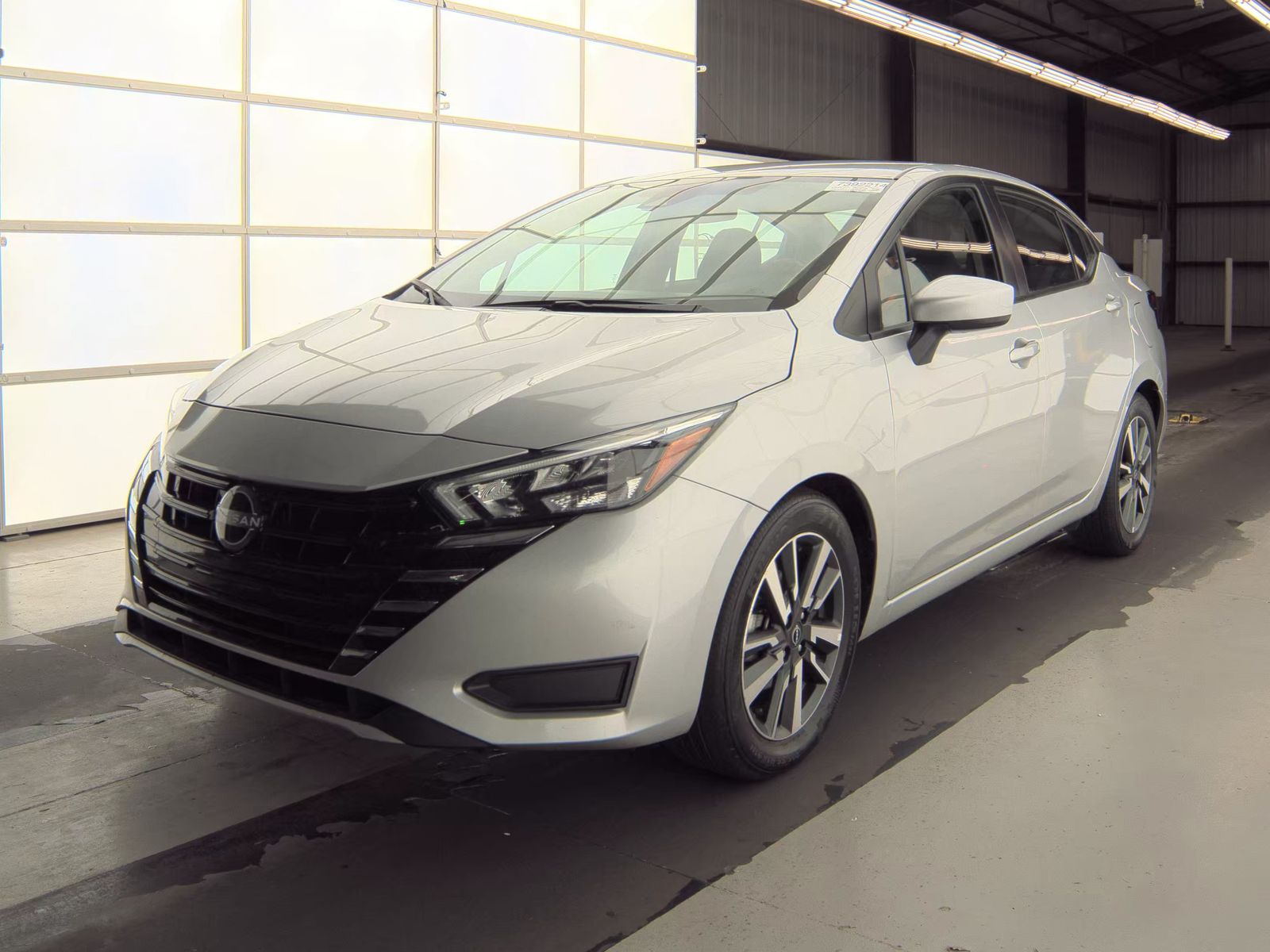 NISSAN VERSA - 1