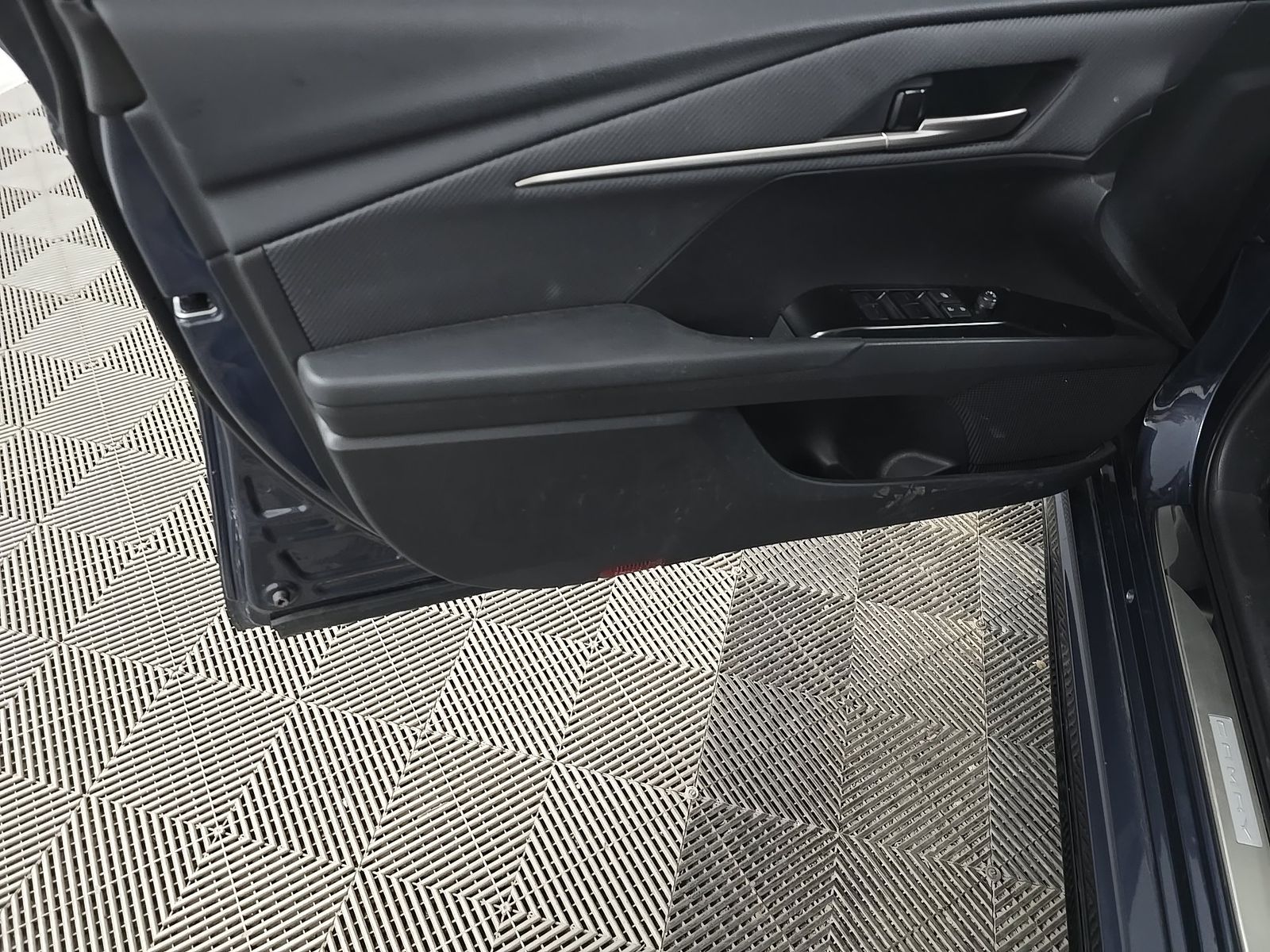 TOYOTA CAMRY - 10