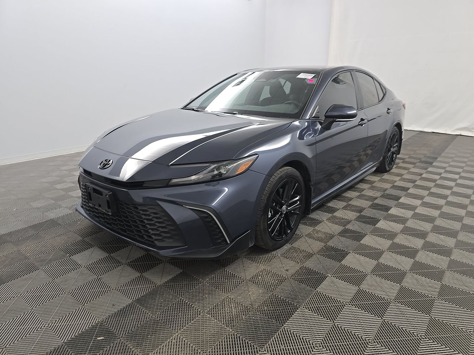 TOYOTA CAMRY - 1
