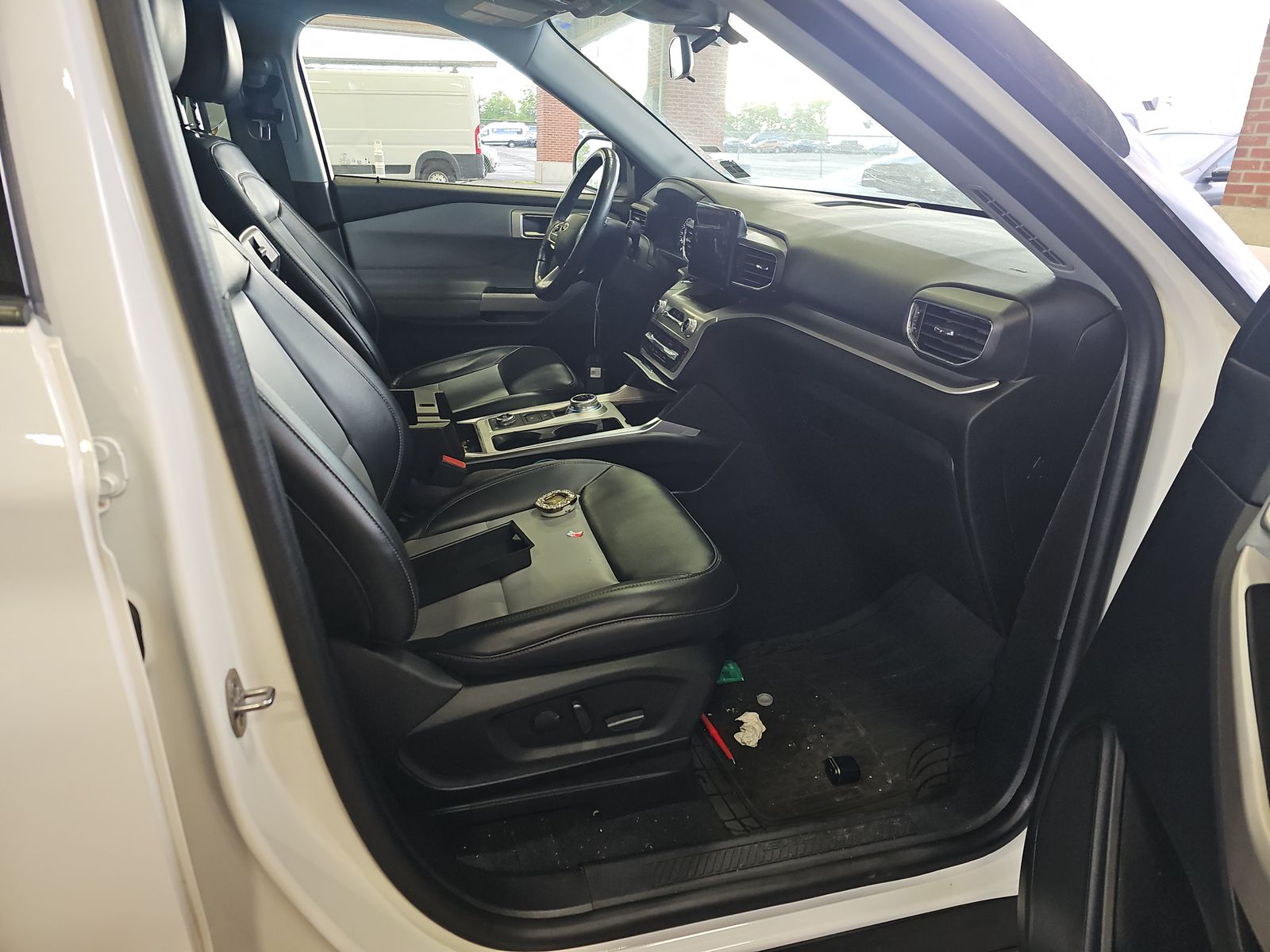 FORD EXPLORER - 9