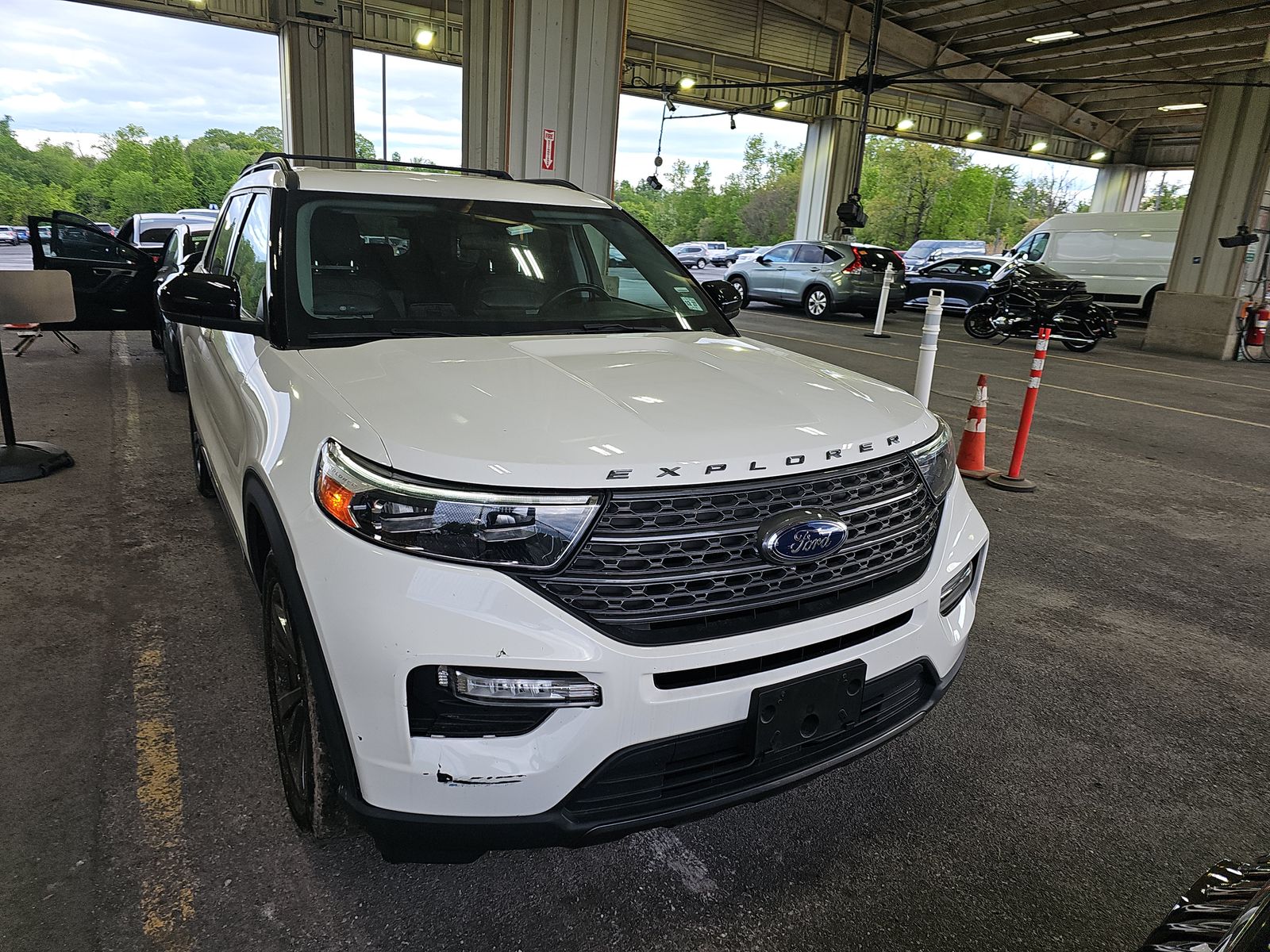 FORD EXPLORER - 3