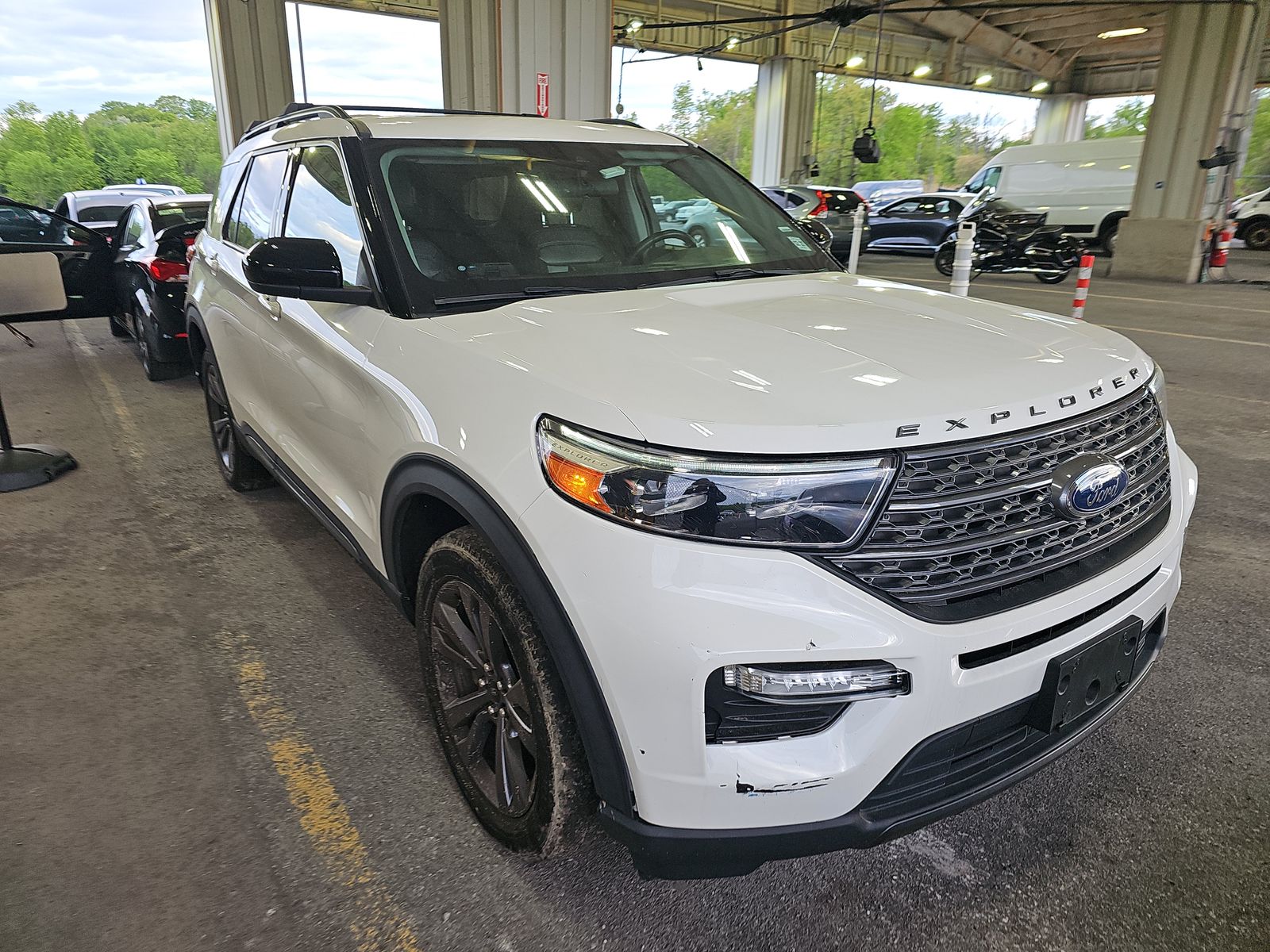 FORD EXPLORER - 4