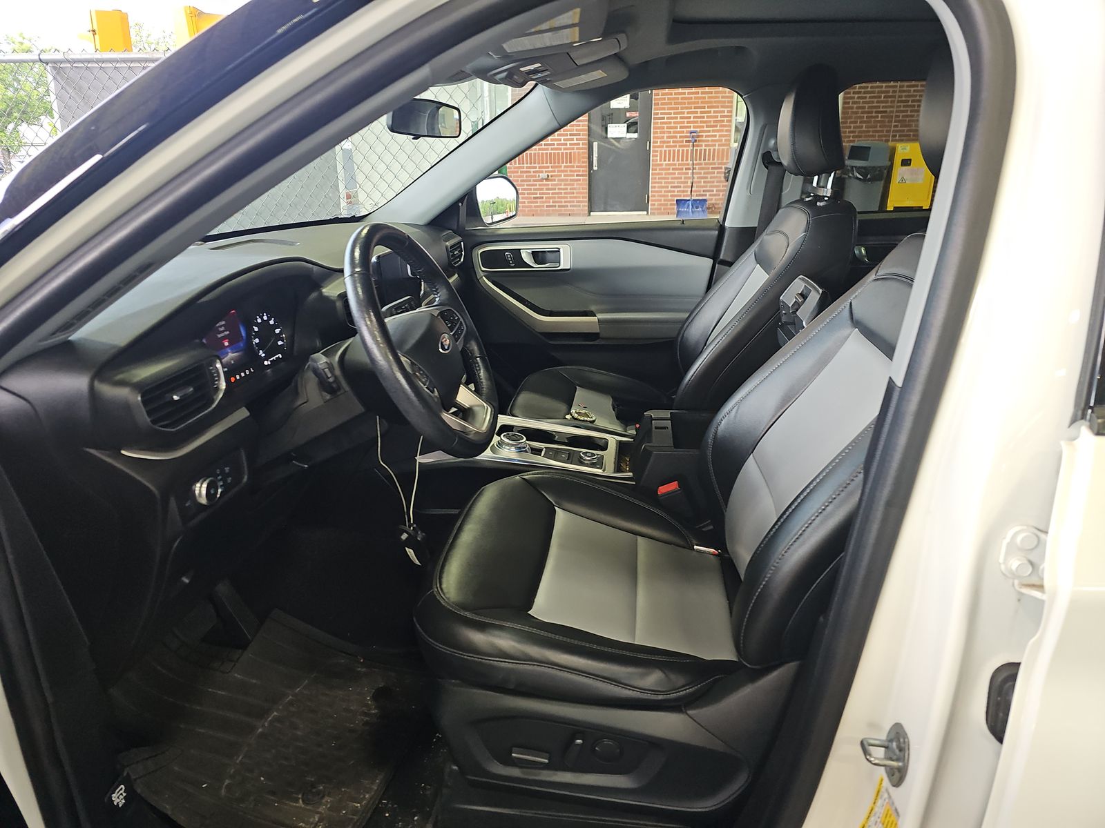 FORD EXPLORER - 8