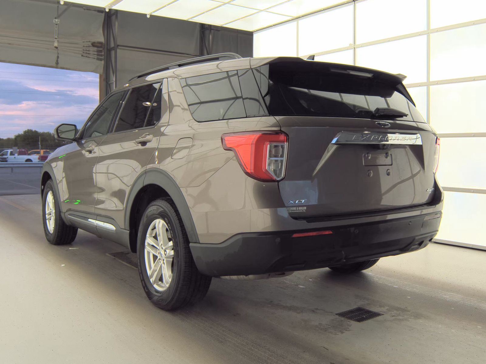FORD EXPLORER - 9