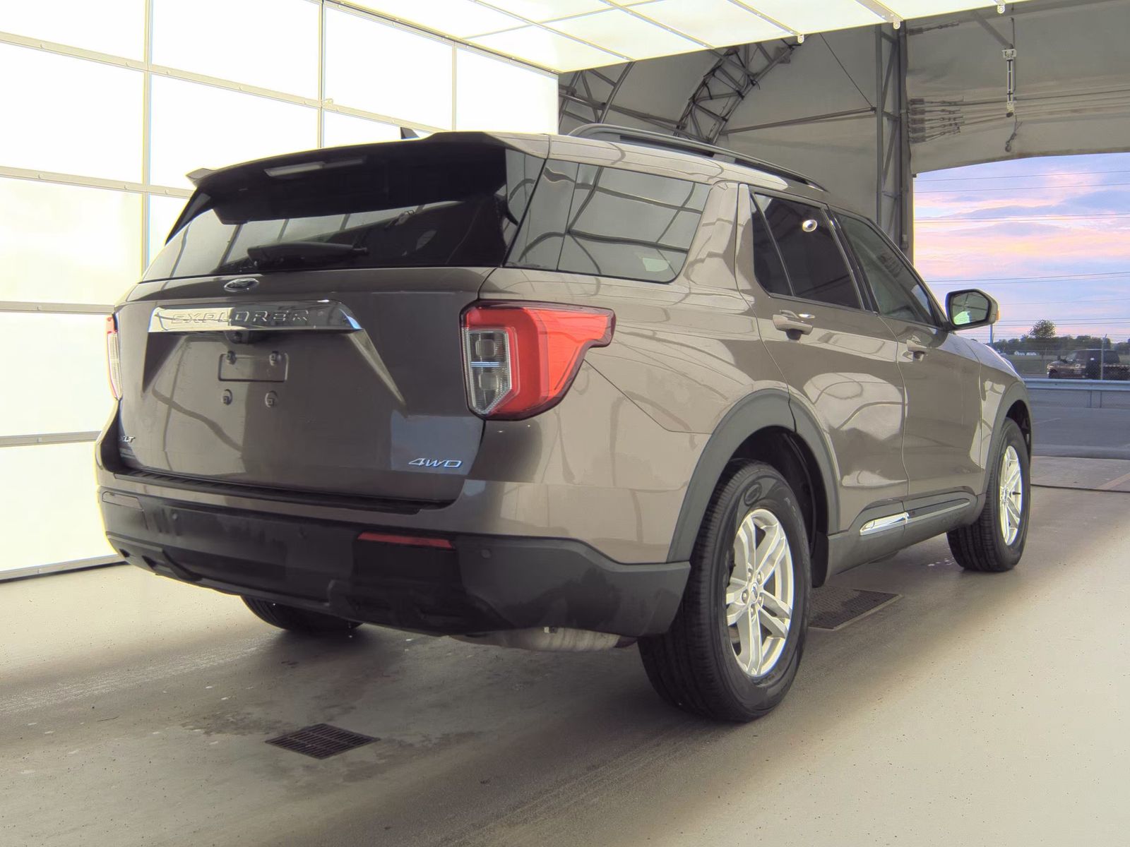 FORD EXPLORER - 6