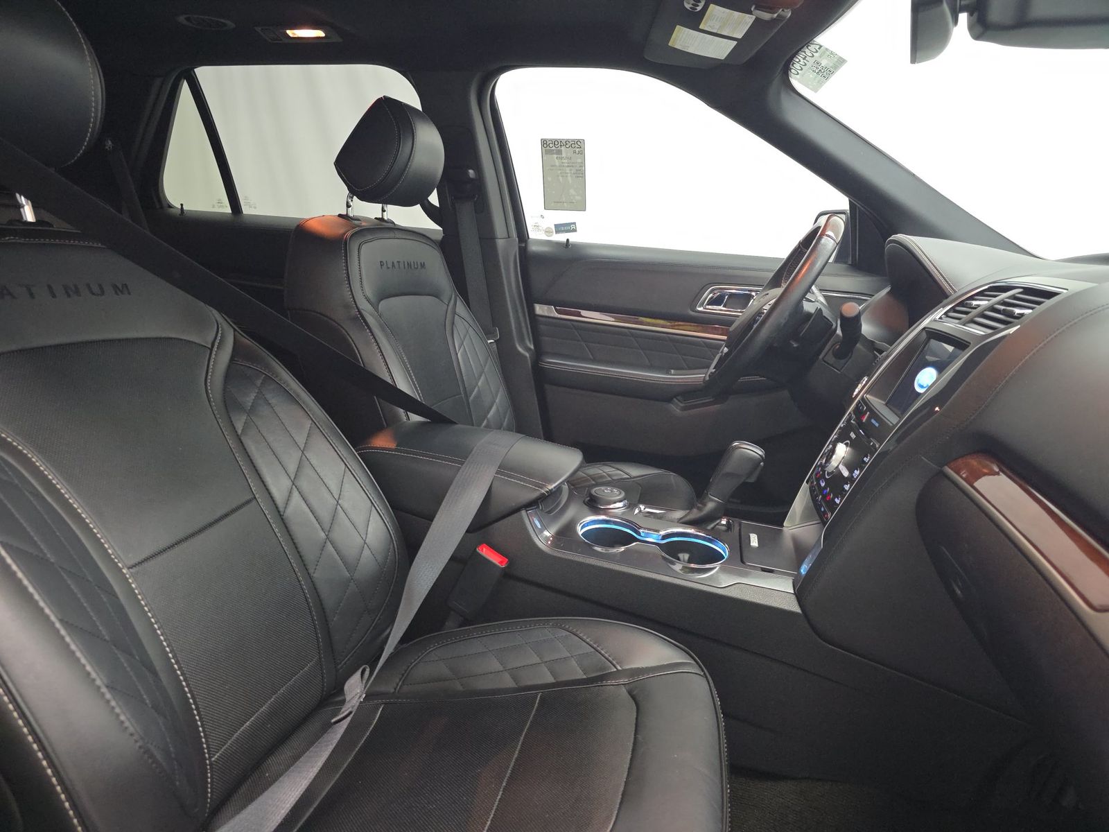 FORD EXPLORER - 9