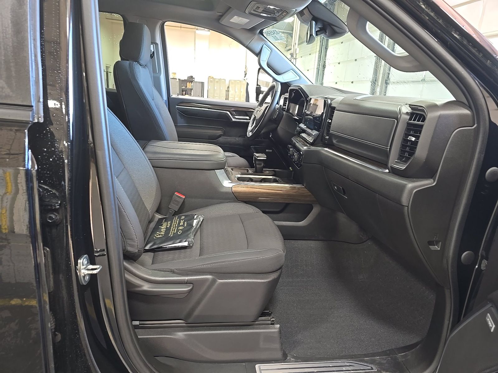 2024 Chevrolet Silverado 1500 RST AWD