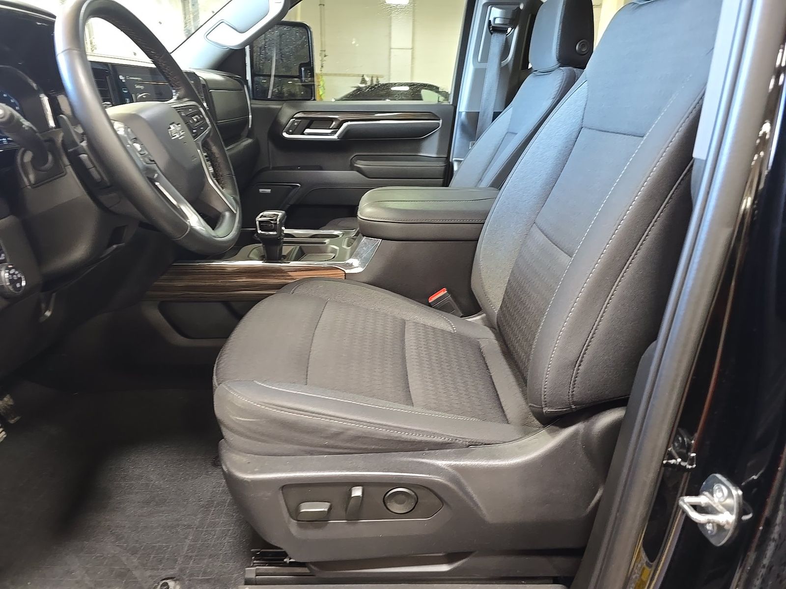 2024 Chevrolet Silverado 1500 RST AWD