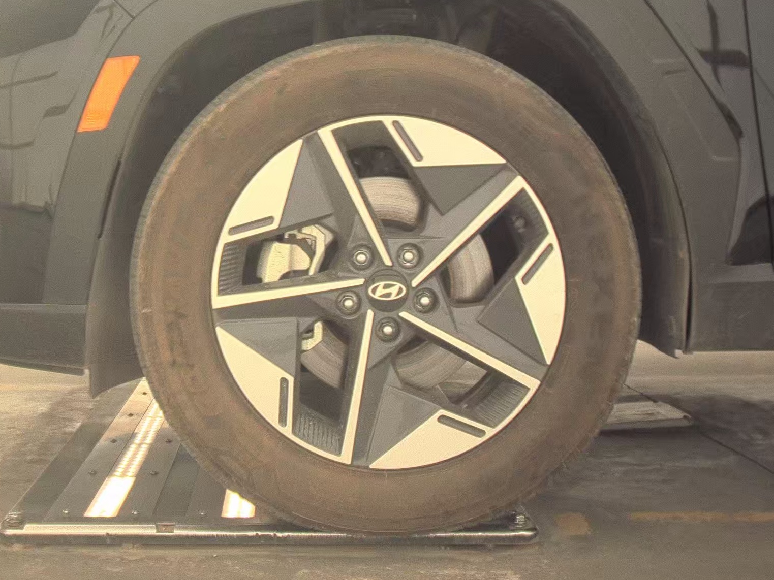 HYUNDAI TUCSON - 10