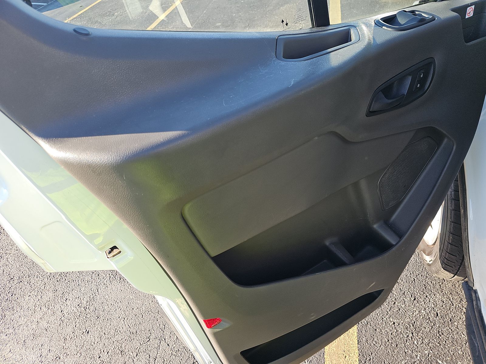 FORD TRANSIT 150 - 10