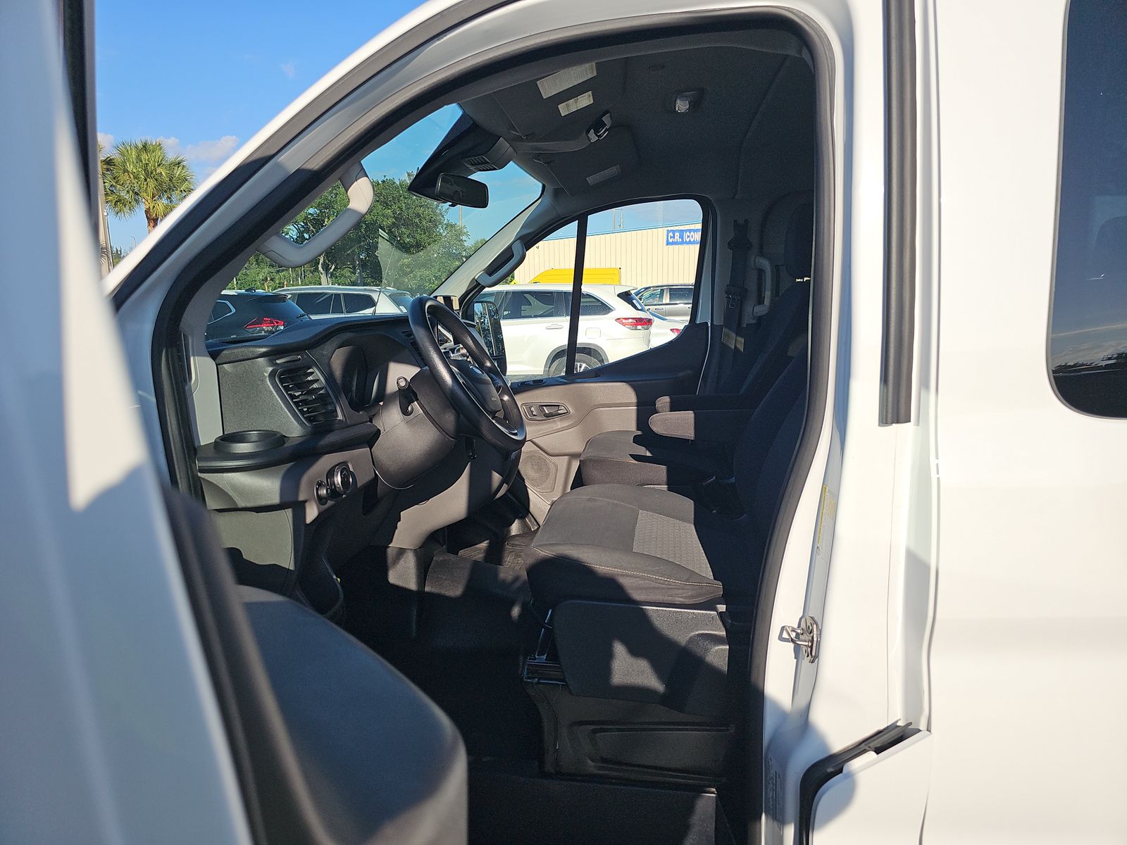 FORD TRANSIT 150 - 8