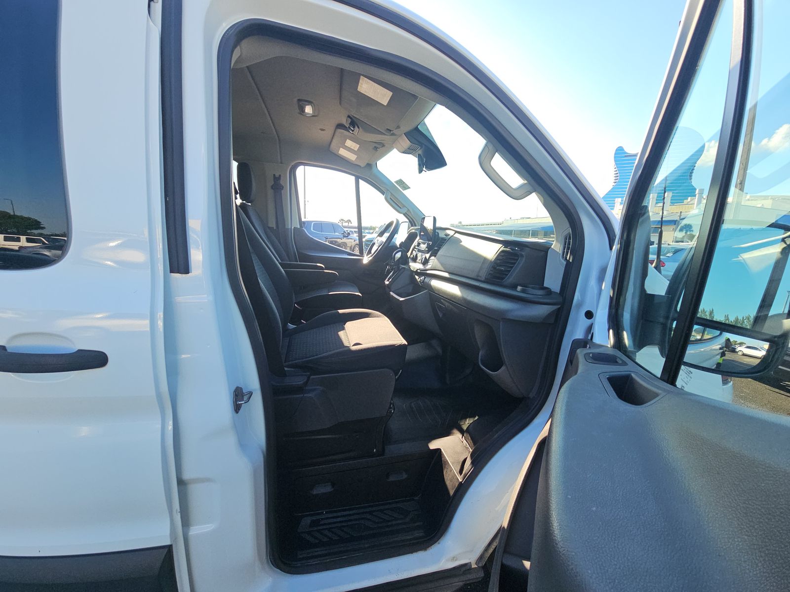 FORD TRANSIT 150 - 9