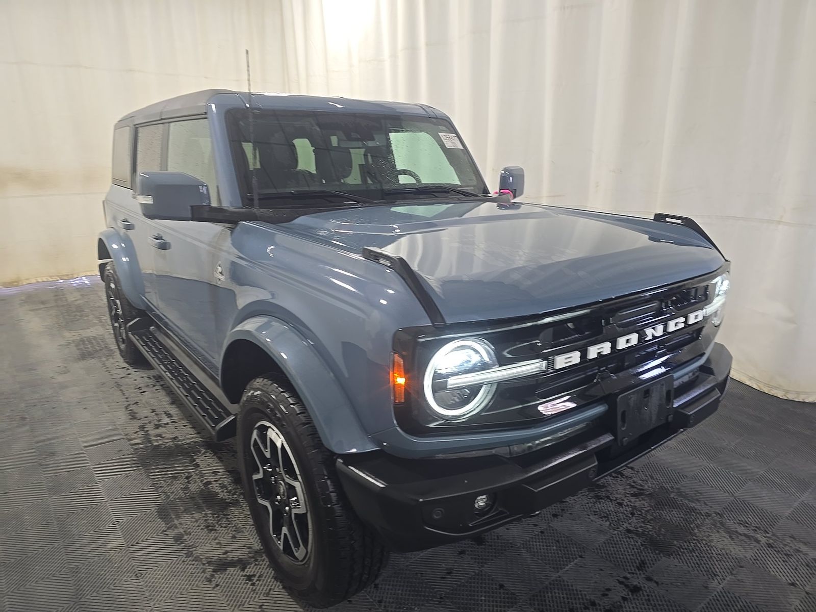 FORD BRONCO - 4