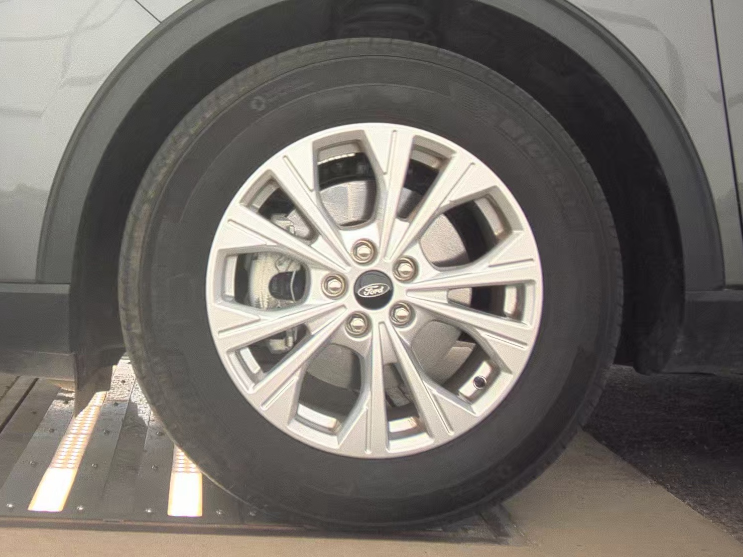 FORD ESCAPE - 10