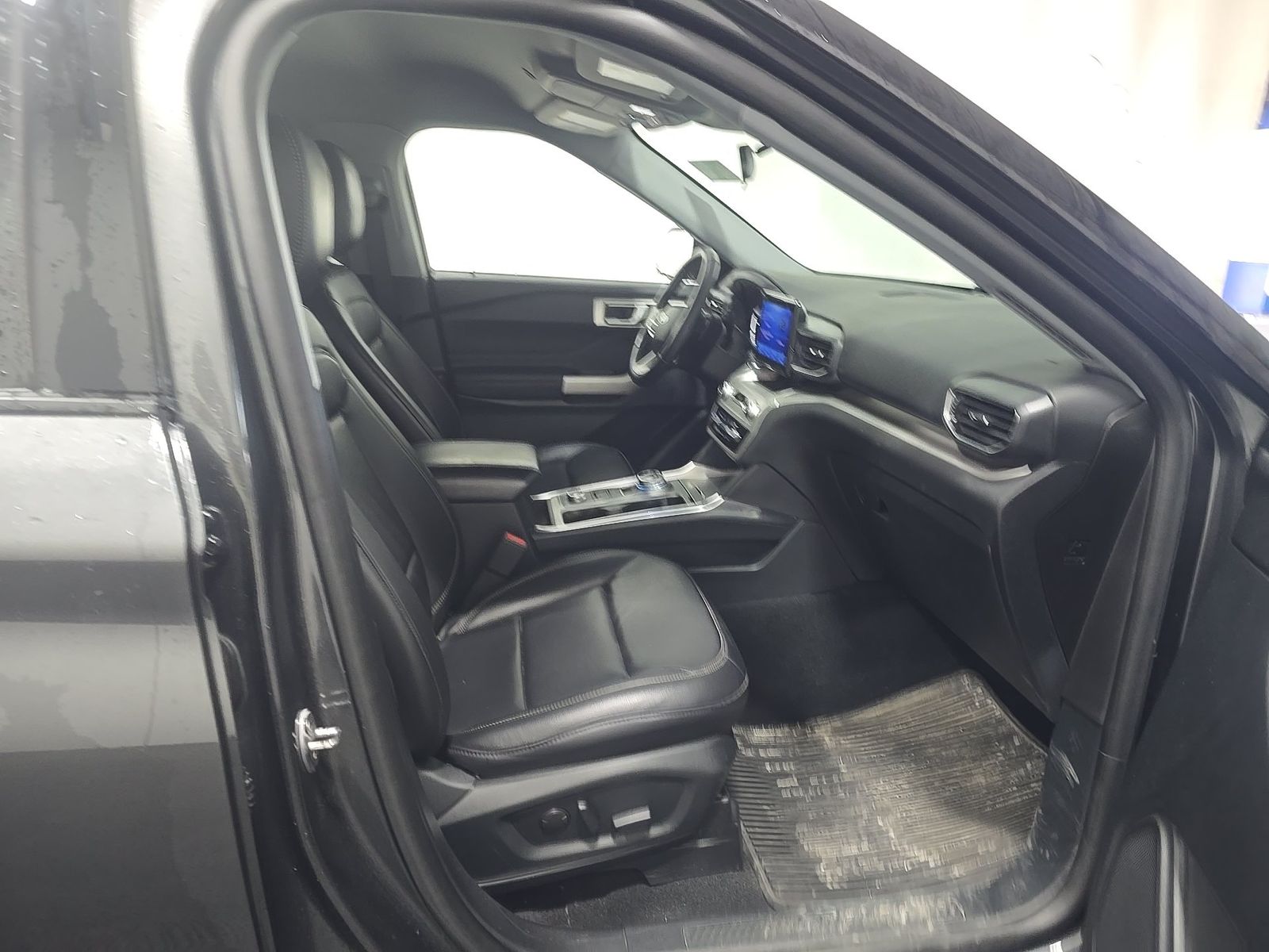 FORD EXPLORER - 9