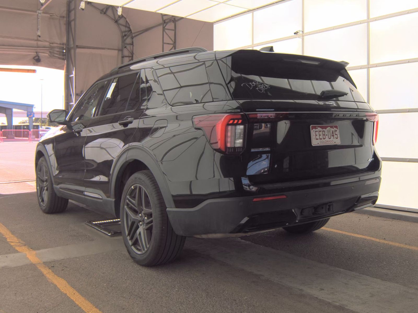 FORD EXPLORER - 9