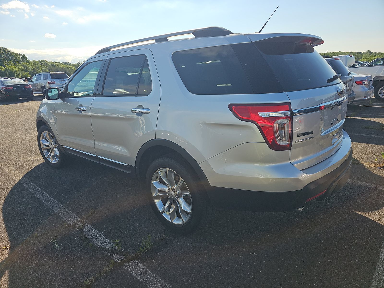 FORD EXPLORER - 7