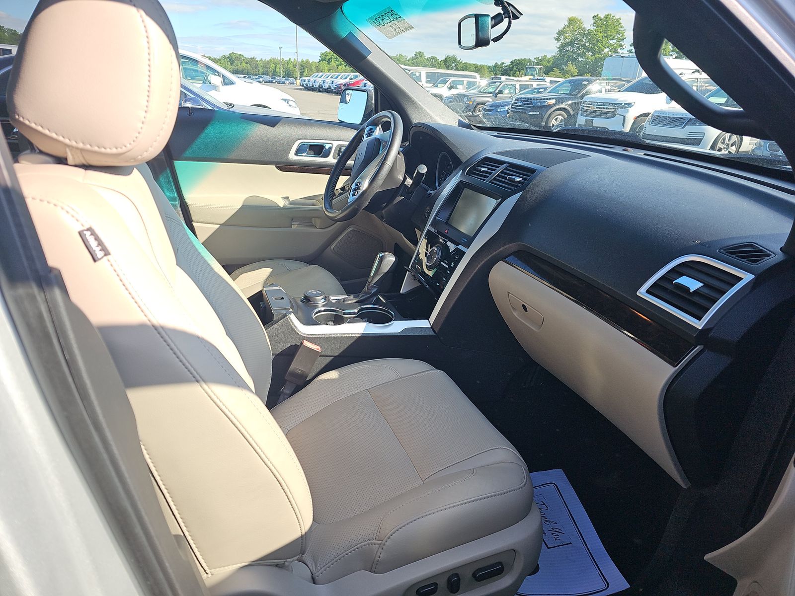 FORD EXPLORER - 9