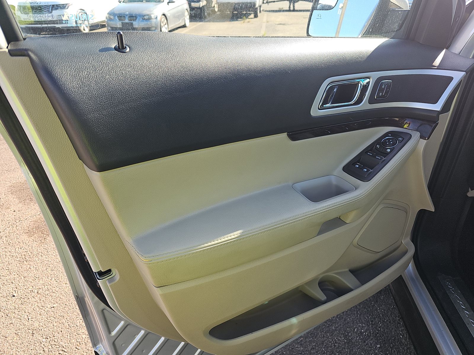 FORD EXPLORER - 10