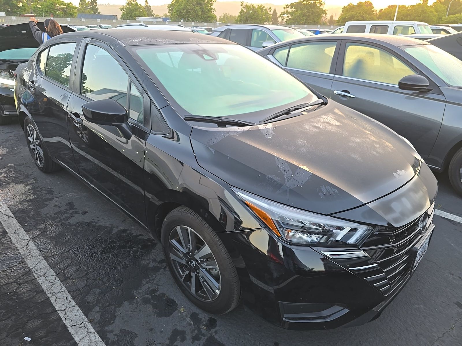 NISSAN VERSA - 4