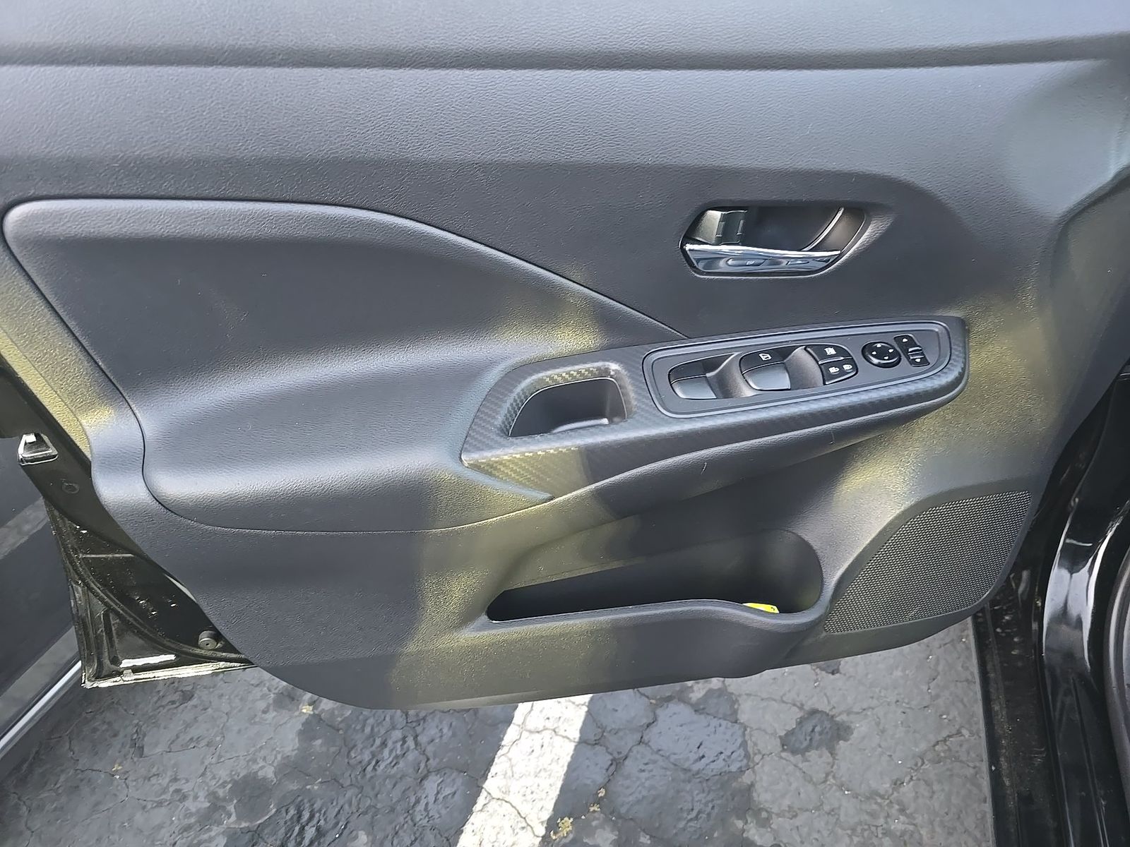 NISSAN VERSA - 10