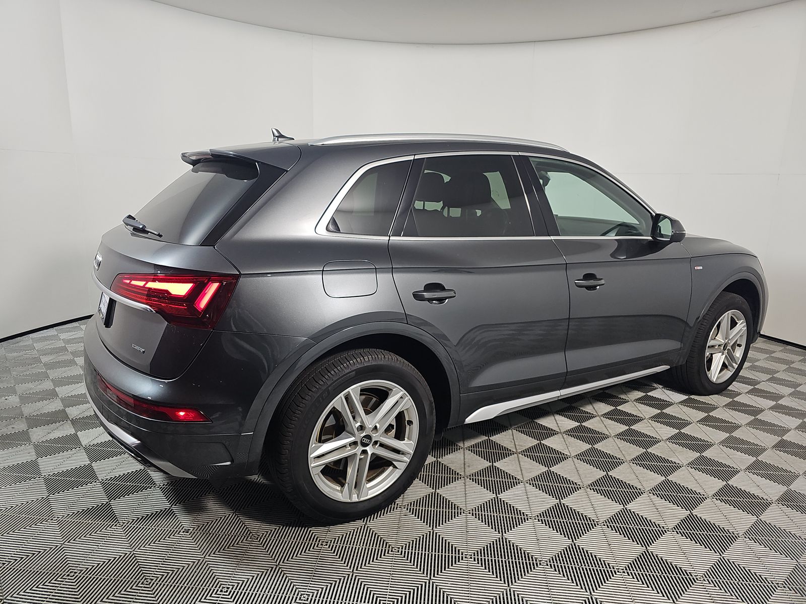 2023 Audi Q5 e Plug-In Hybrid S line Premium Plus AWD