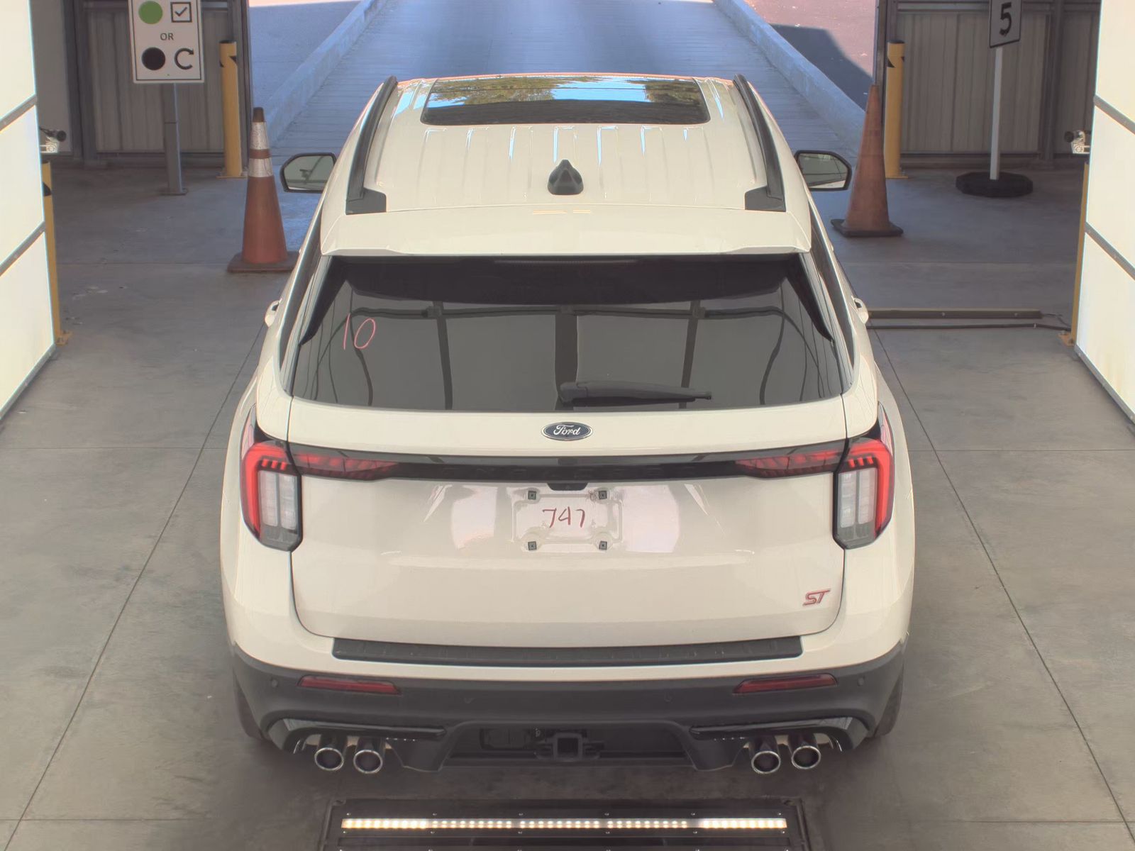 FORD EXPLORER - 7