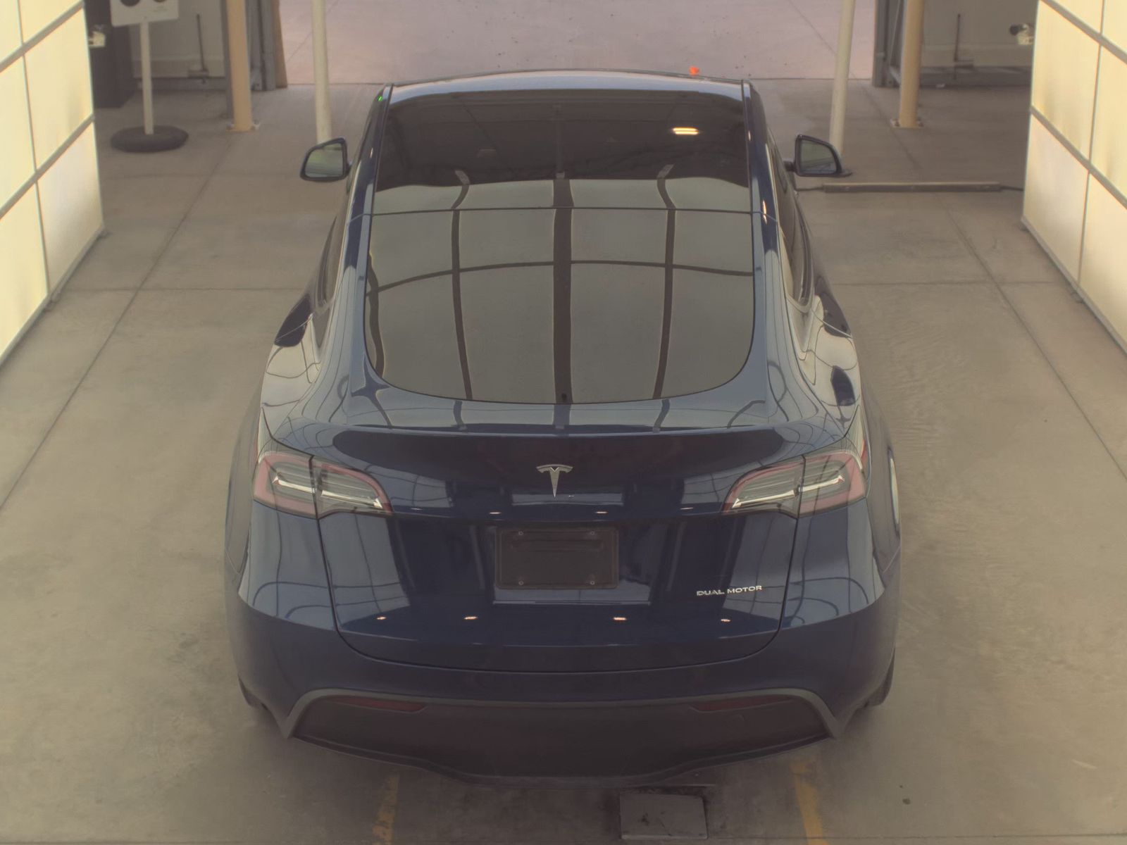 TESLA MODEL Y - 7