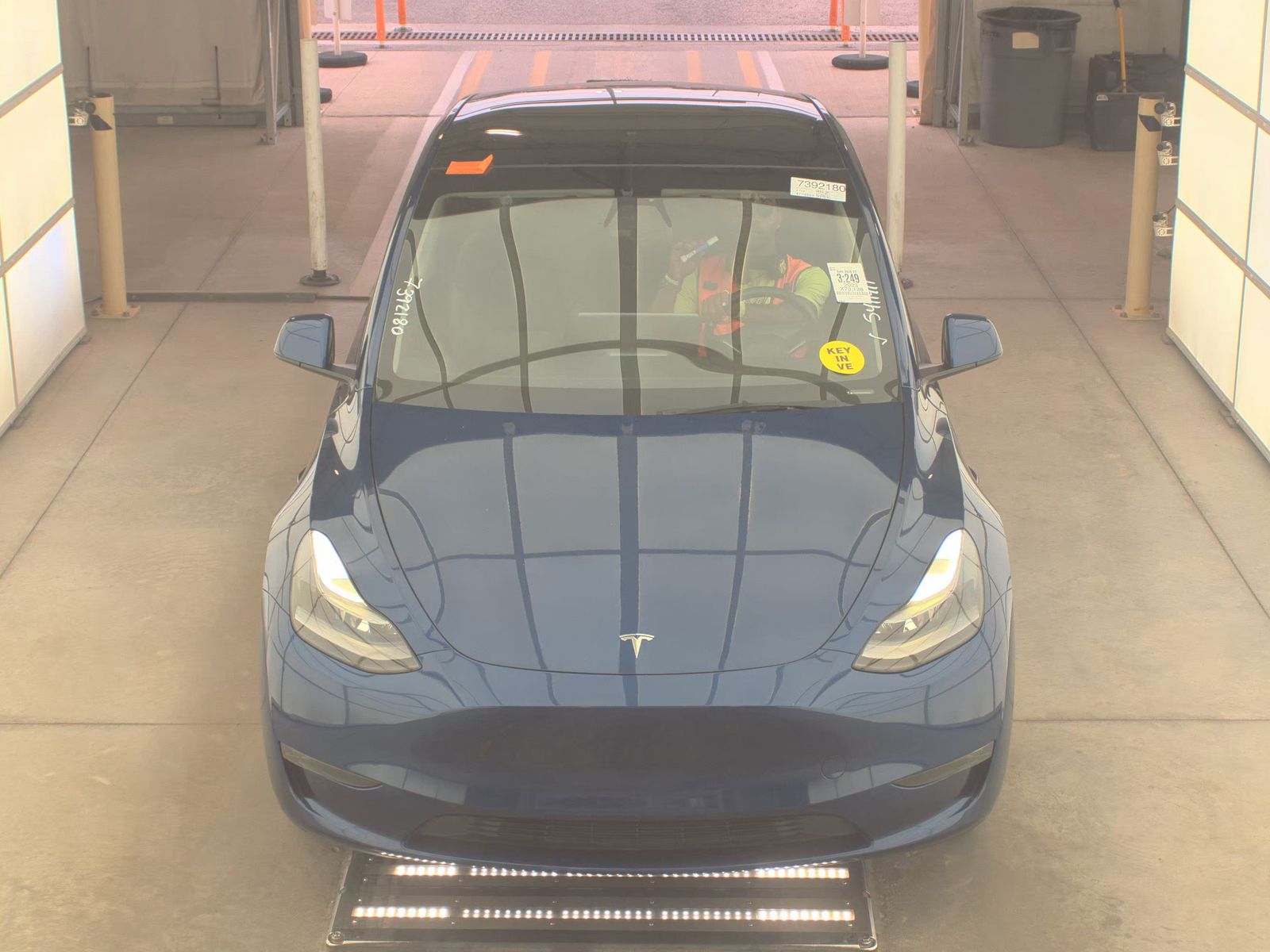 TESLA MODEL Y - 3