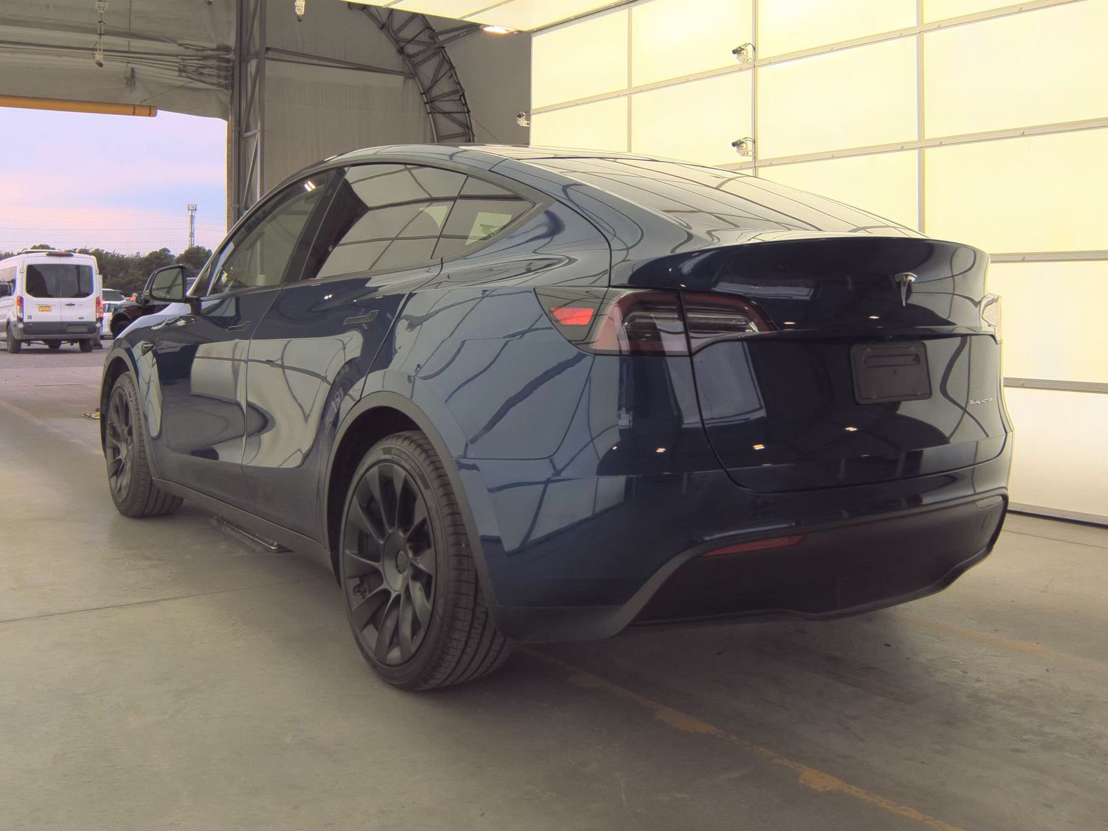 TESLA MODEL Y - 9