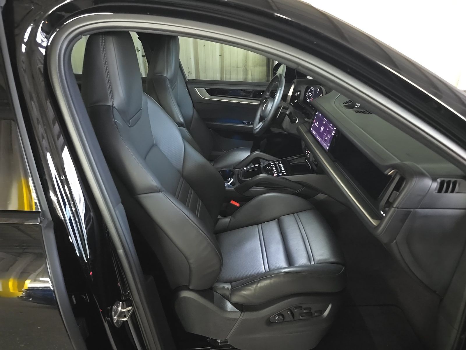 PORSCHE CAYENNE - 9