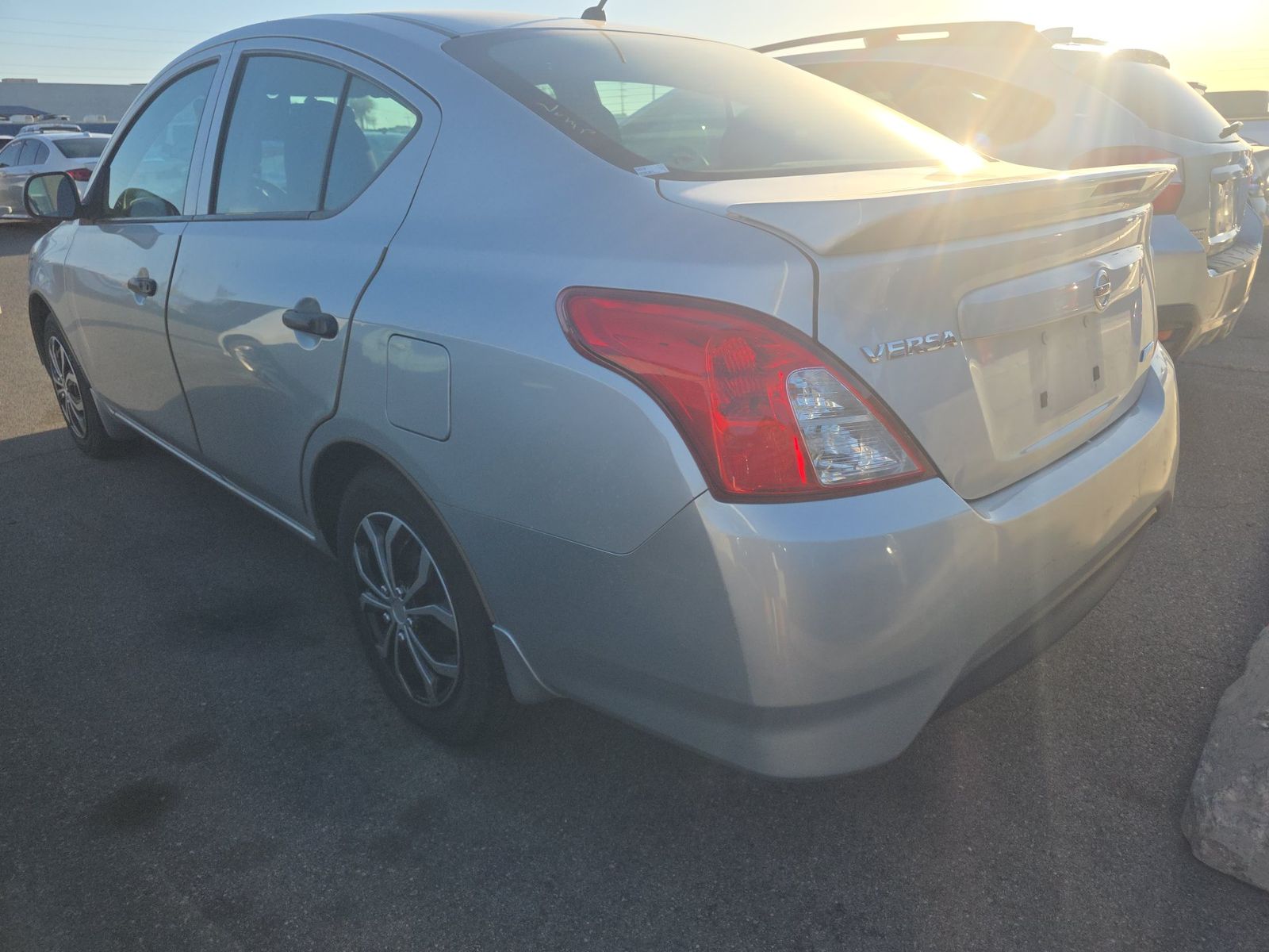 NISSAN VERSA - 7