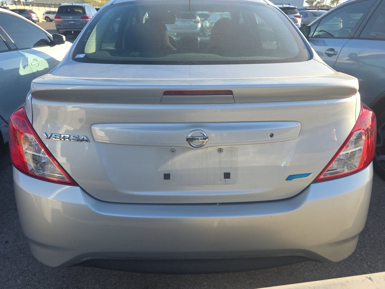 NISSAN VERSA - 6