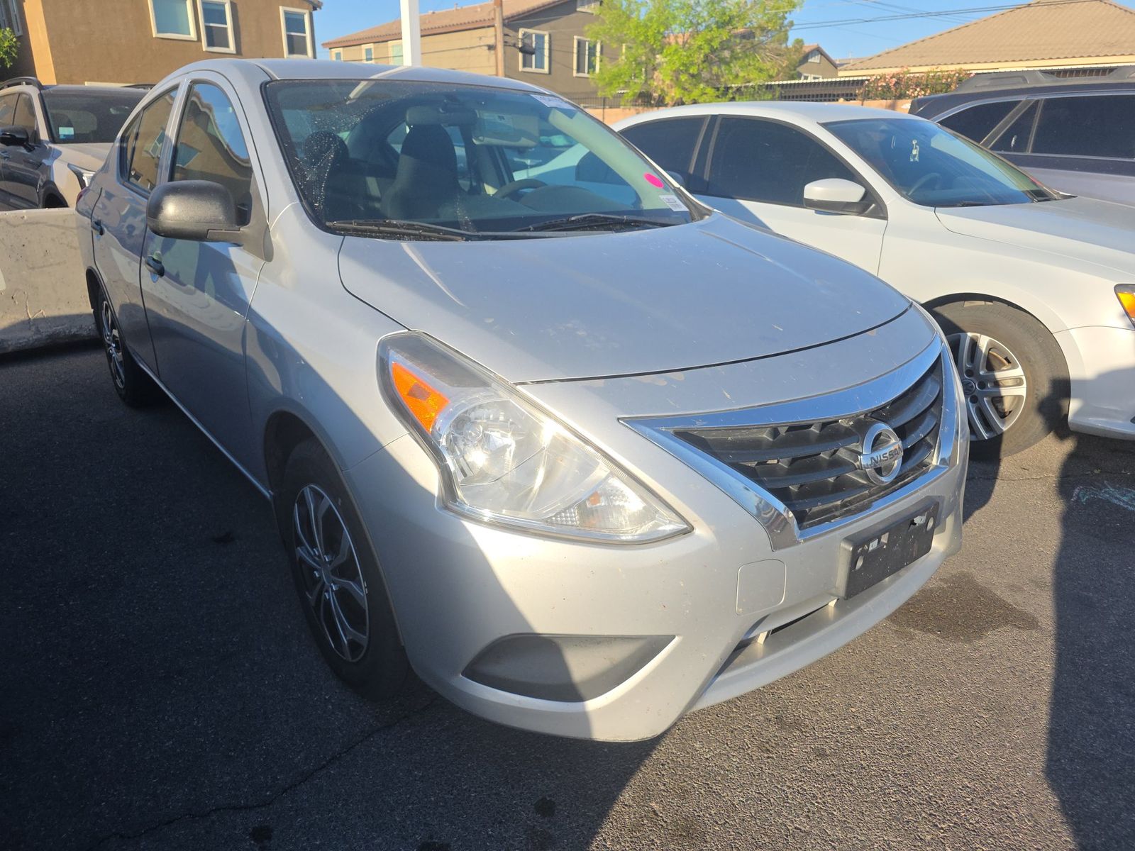 NISSAN VERSA - 4