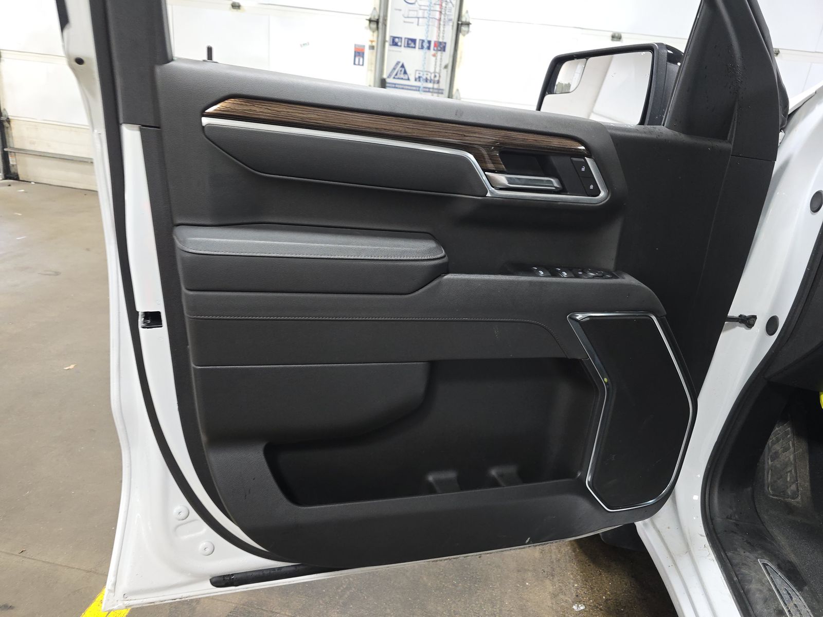 2025 Chevrolet Silverado 1500 RST AWD