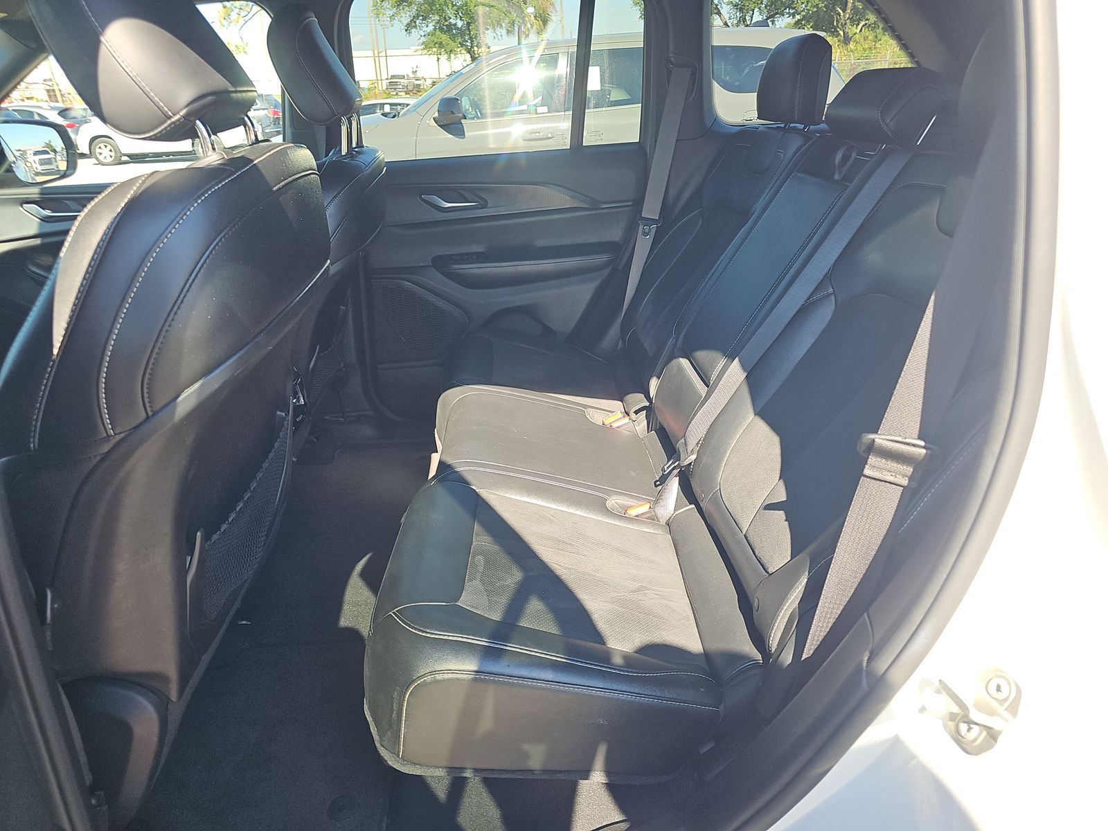 2024 Jeep Grand Cherokee Altitude AWD