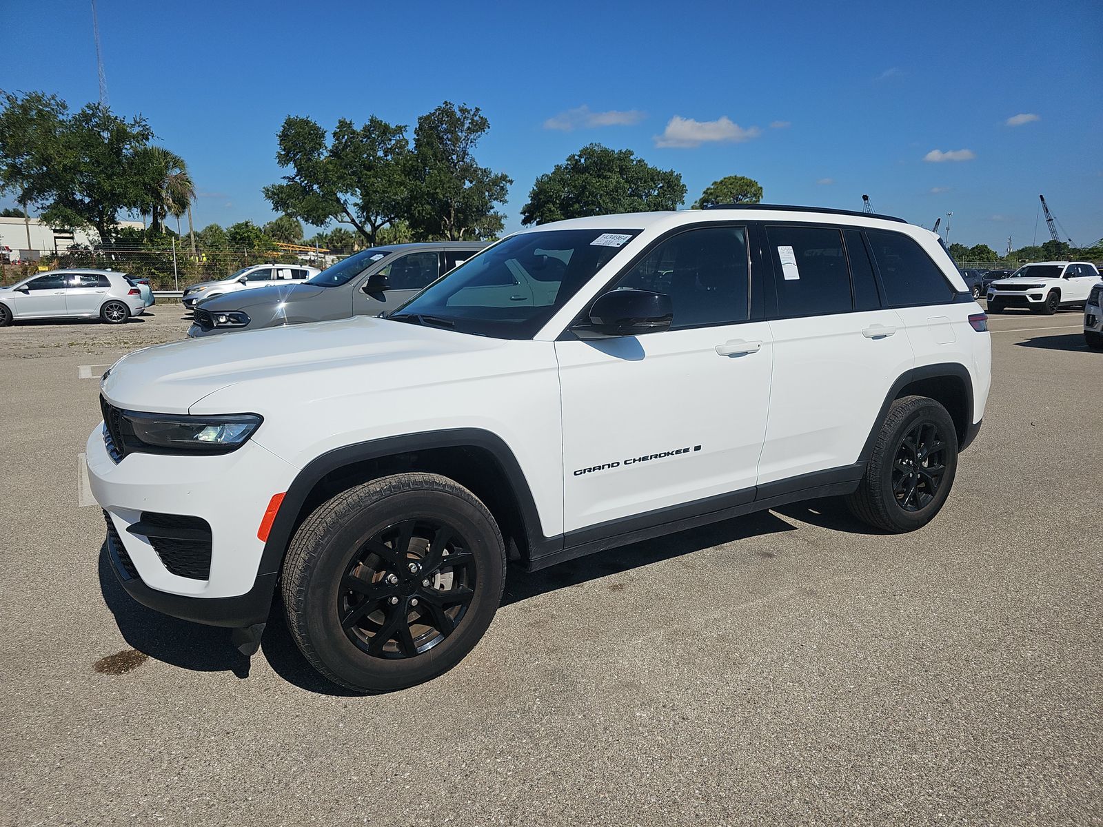2024 Jeep Grand Cherokee Altitude AWD