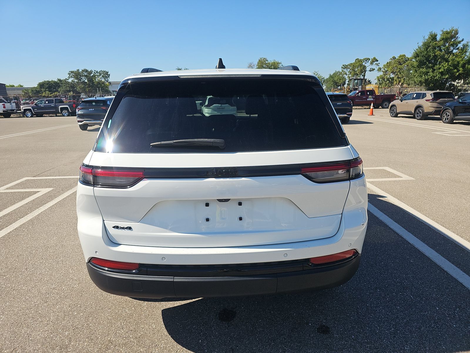 2024 Jeep Grand Cherokee Altitude AWD