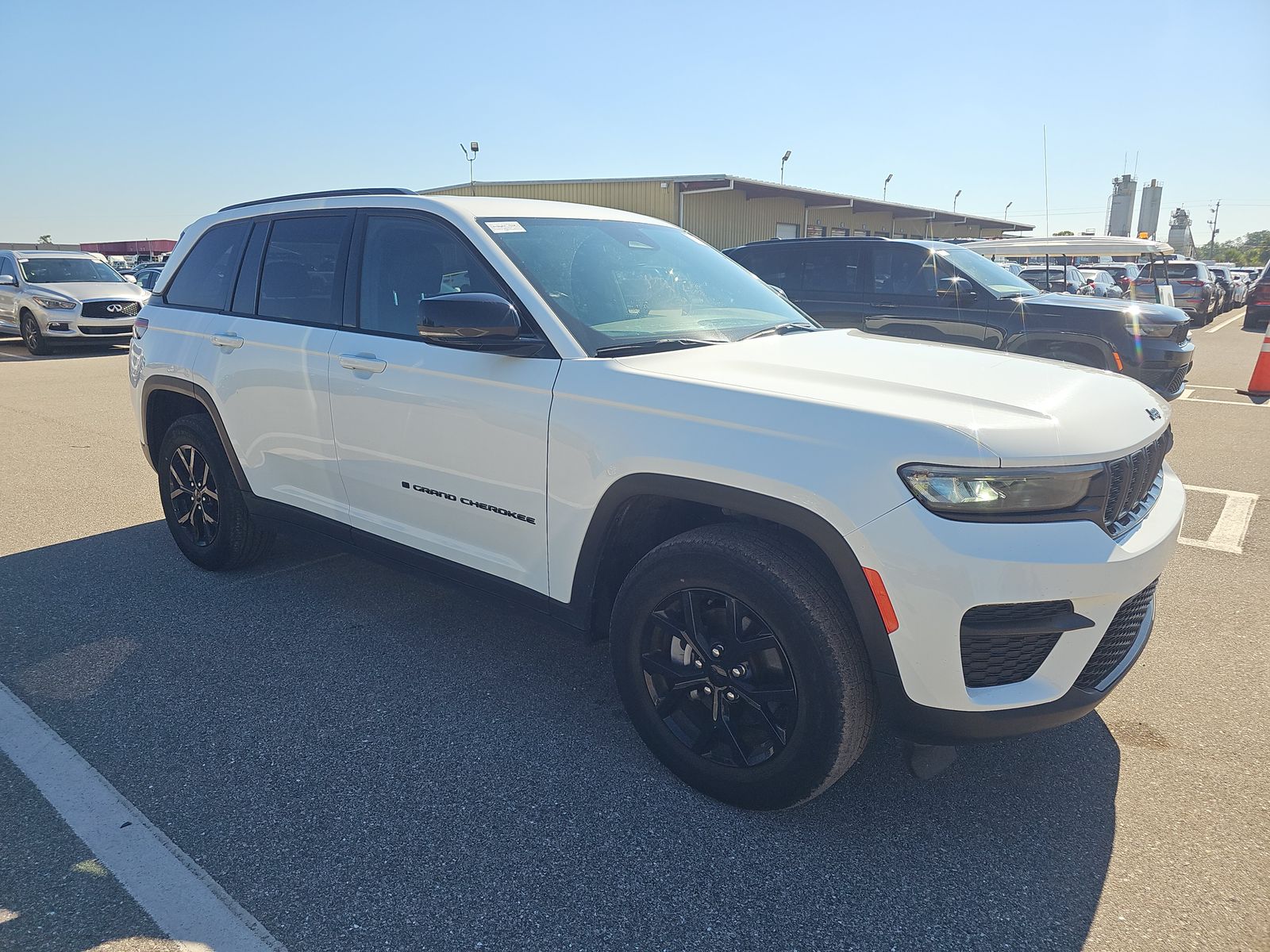 2024 Jeep Grand Cherokee Altitude AWD