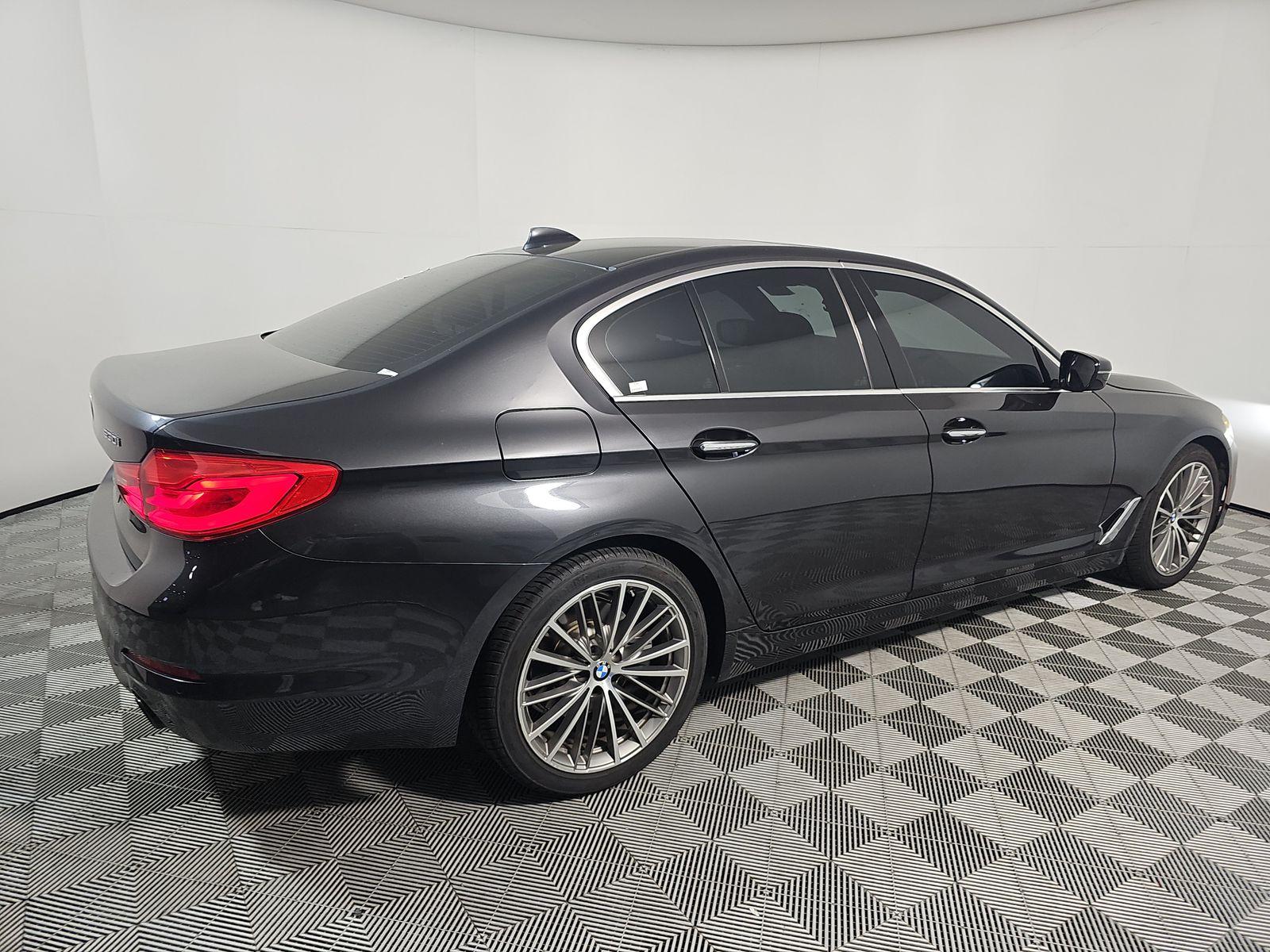2018 BMW 5 Series 530i RWD