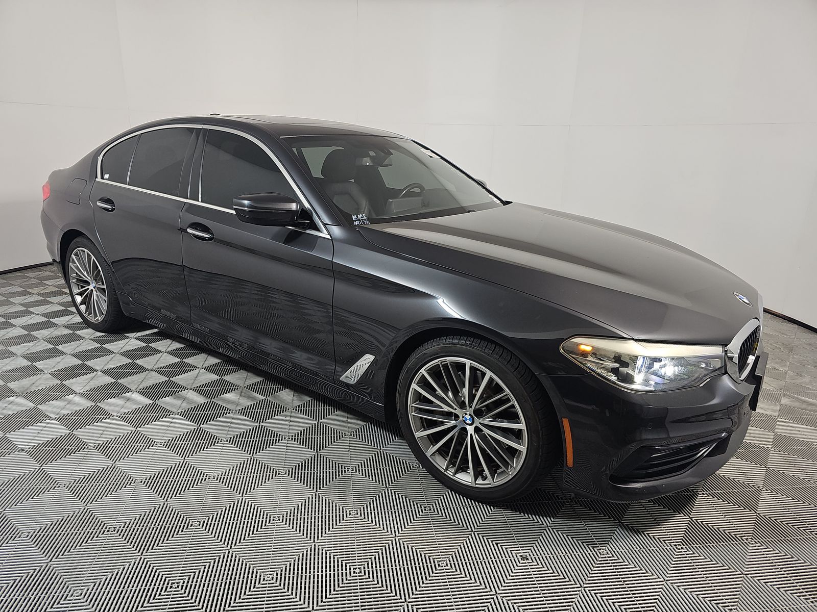 2018 BMW 5 Series 530i RWD