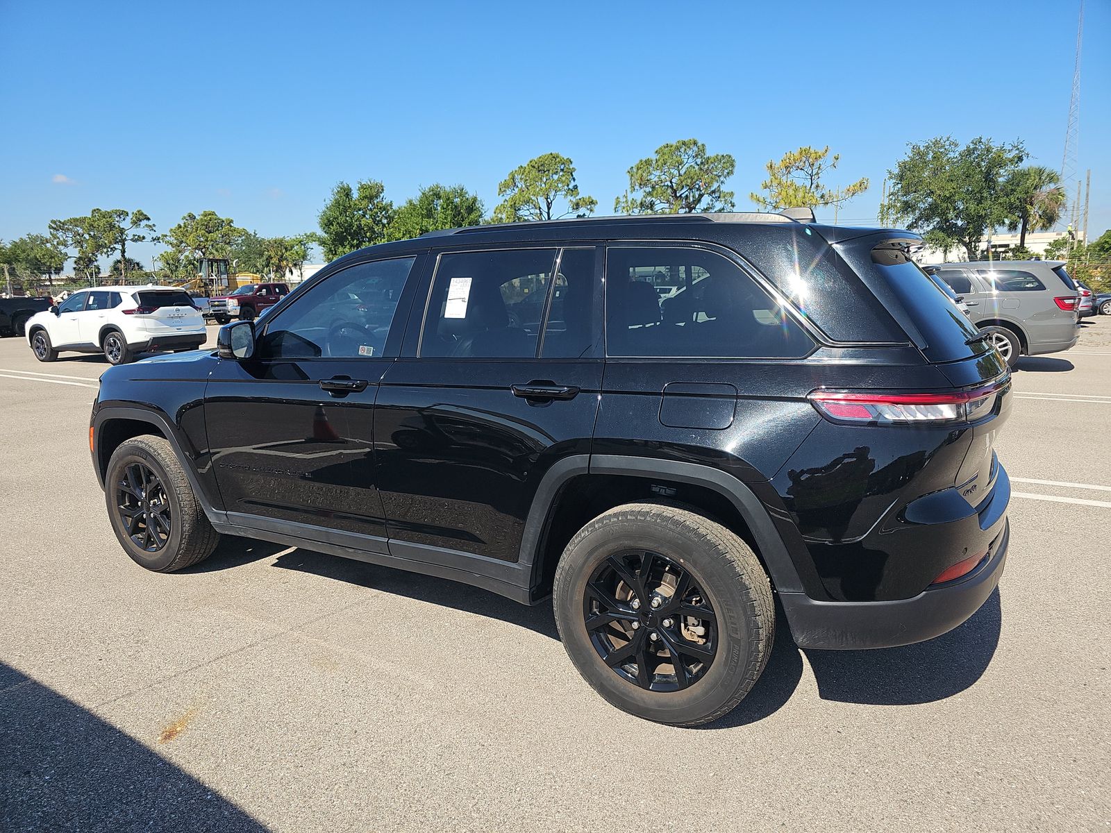 2024 Jeep Grand Cherokee Altitude AWD