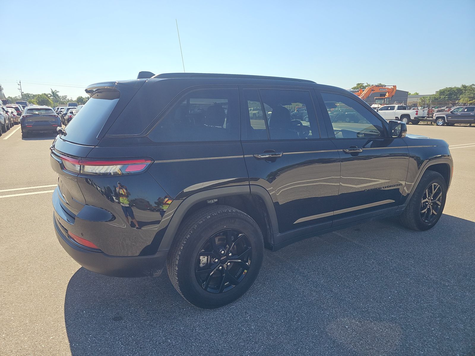 2024 Jeep Grand Cherokee Altitude AWD