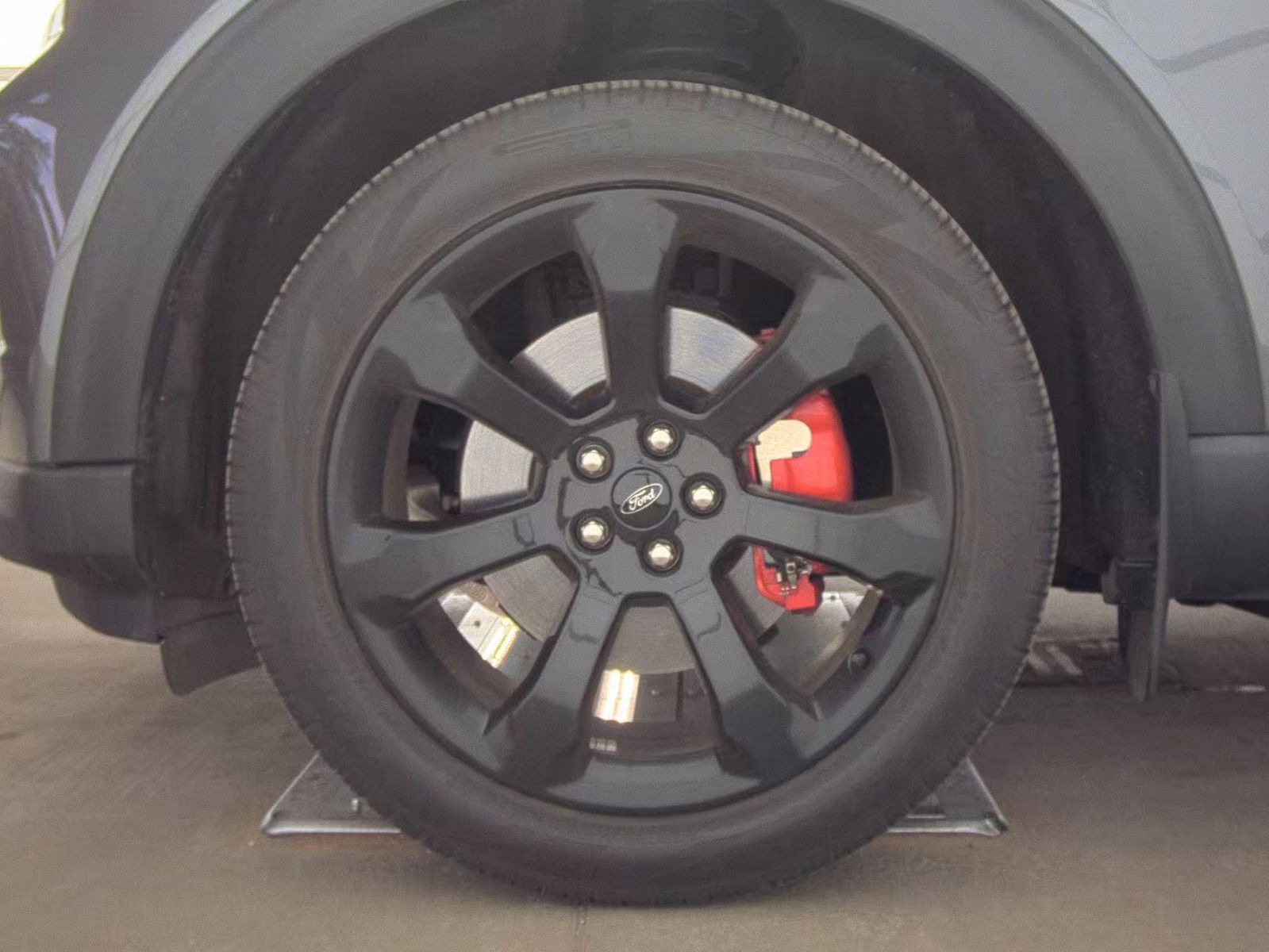 FORD EXPLORER - 10
