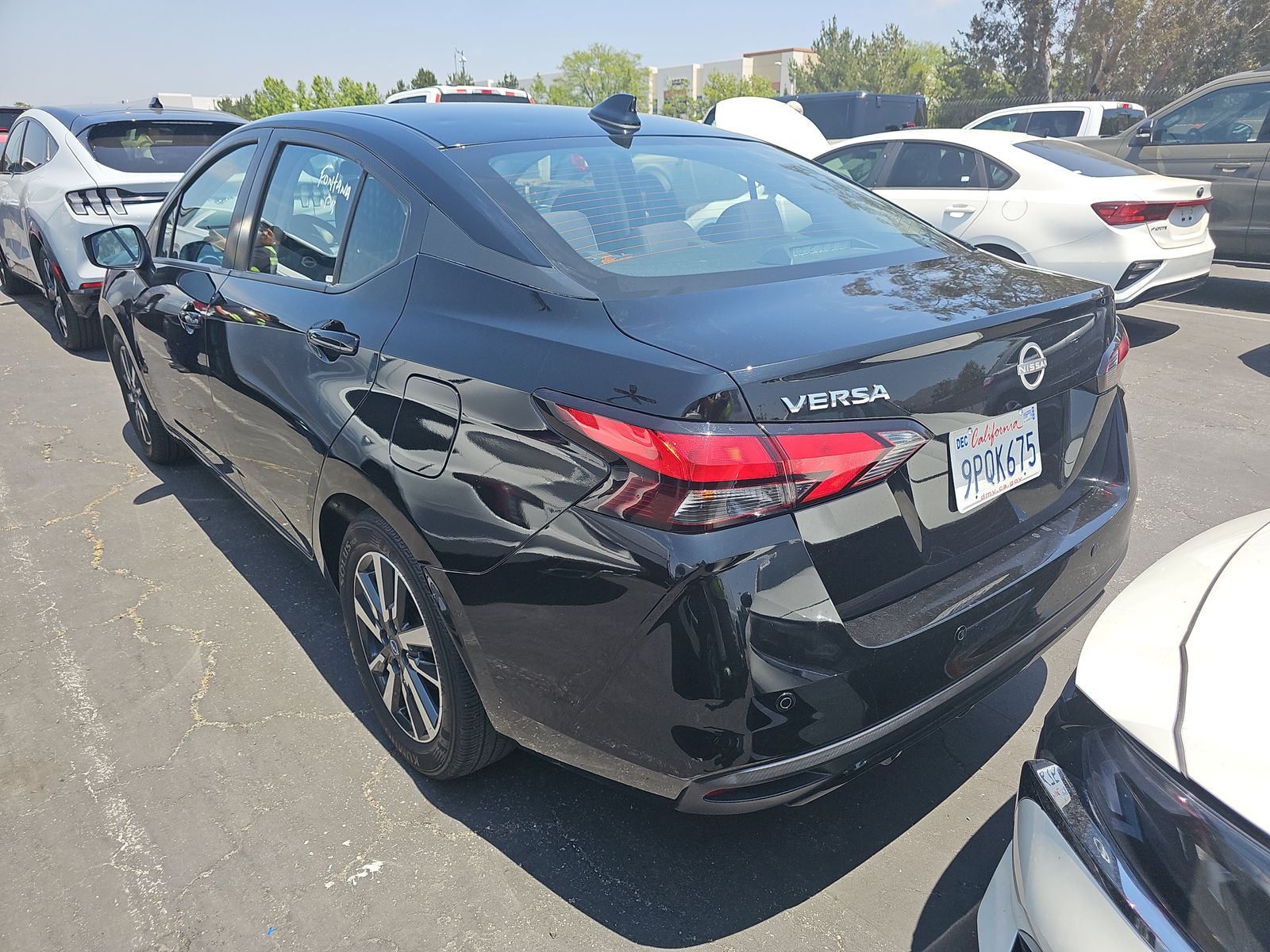 NISSAN VERSA - 7